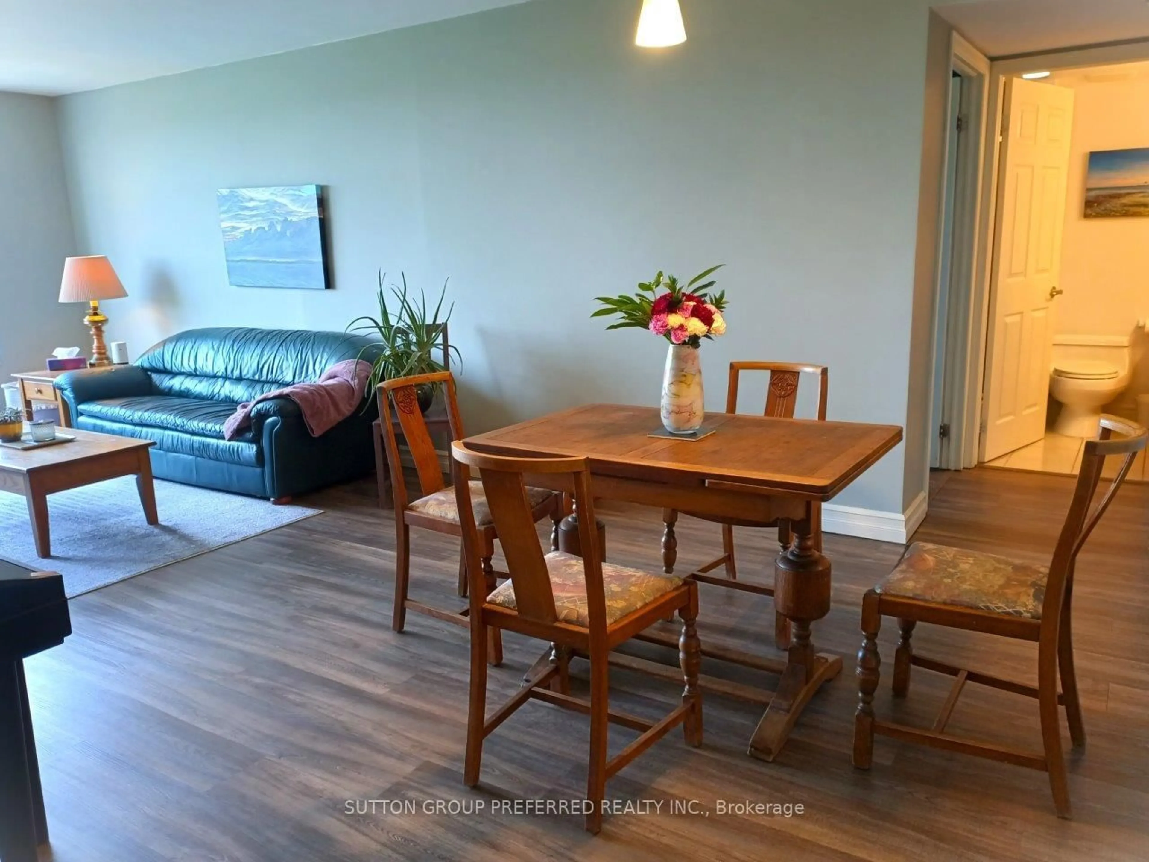 Dining room, wood/laminate floor for 1510 Richmond St #805, London North Ontario N6G 4V2