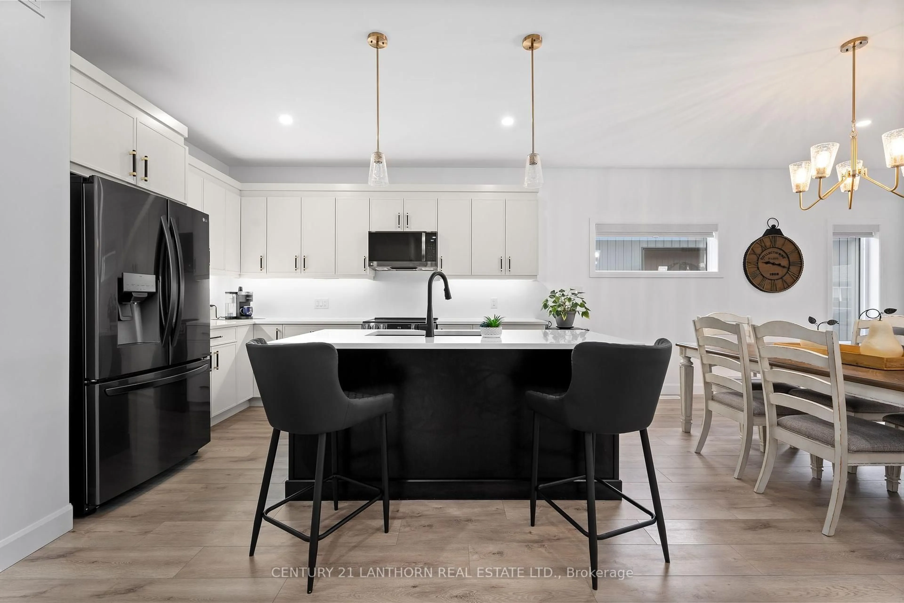 Open concept kitchen, ceramic/tile floor for 62 Hastings Park Dr, Belleville Ontario K8P 0H7
