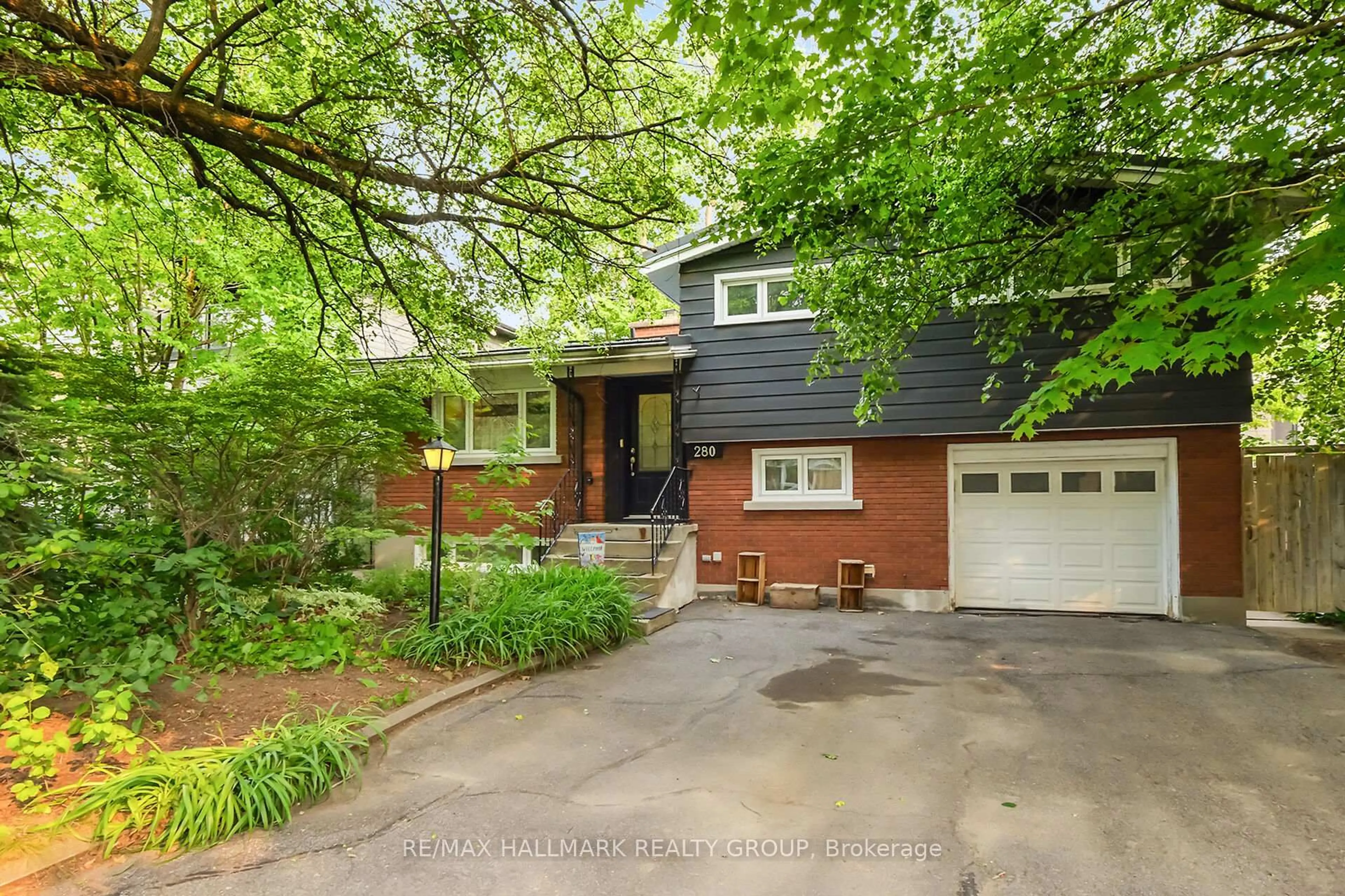 Home with brick exterior material, street for 280 Clare St, Ottawa Ontario K1Z 7E4