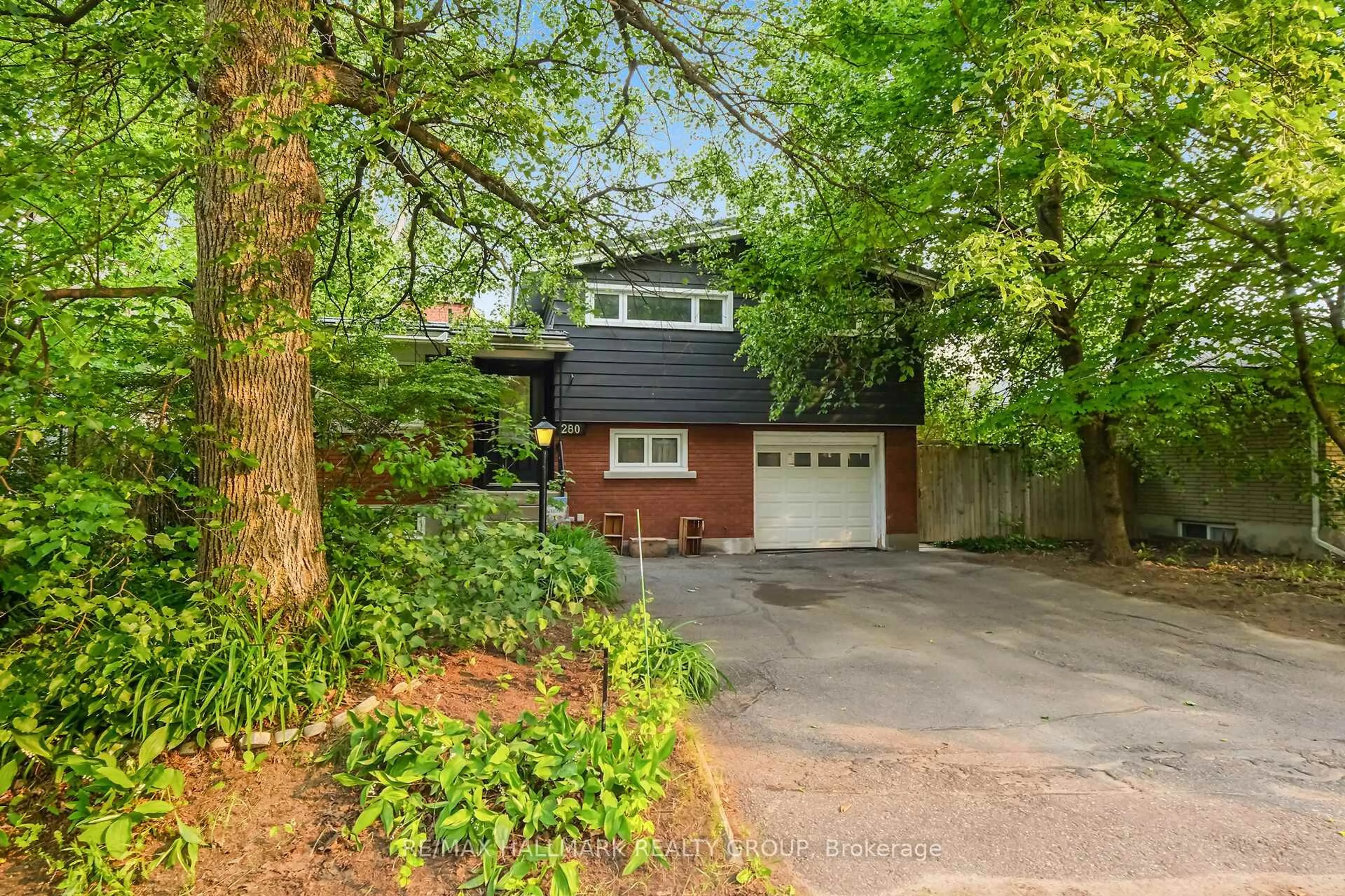 Home with brick exterior material, street for 280 Clare St, Ottawa Ontario K1Z 7E4