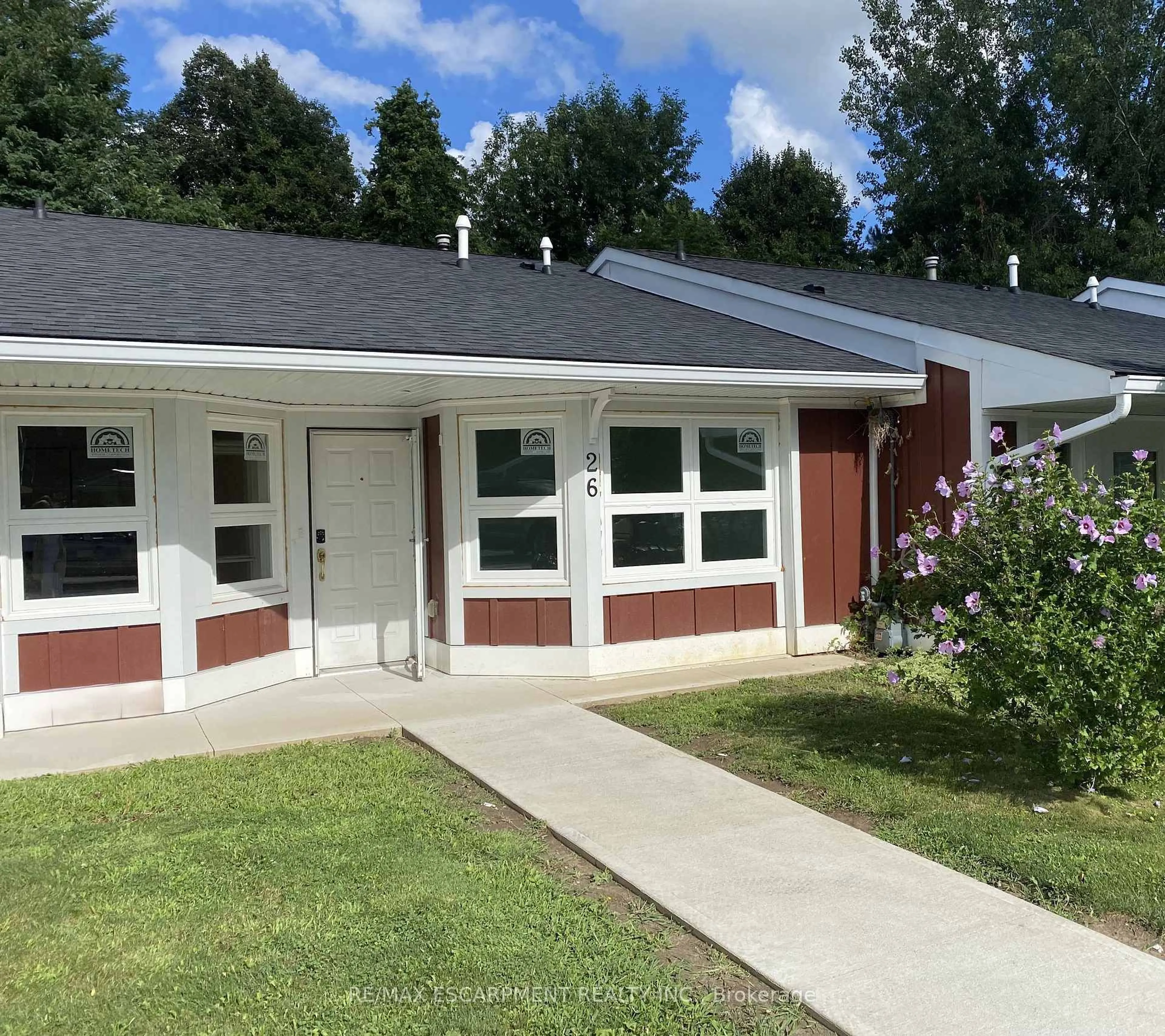 Home with vinyl exterior material, building for 26 SZOLLOSY Circ, Hamilton Ontario L9B 1T9