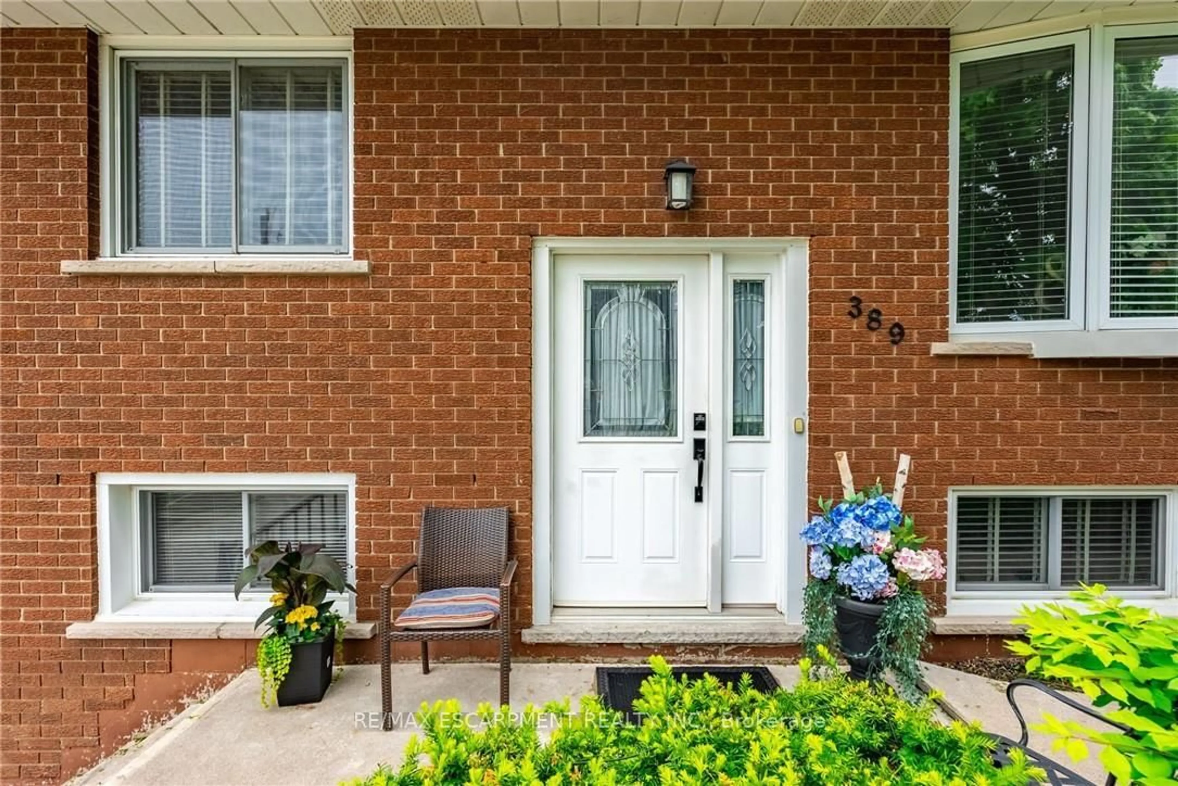 Unknown for 389 HAWKRIDGE Ave, Hamilton Ontario L9C 5Z6