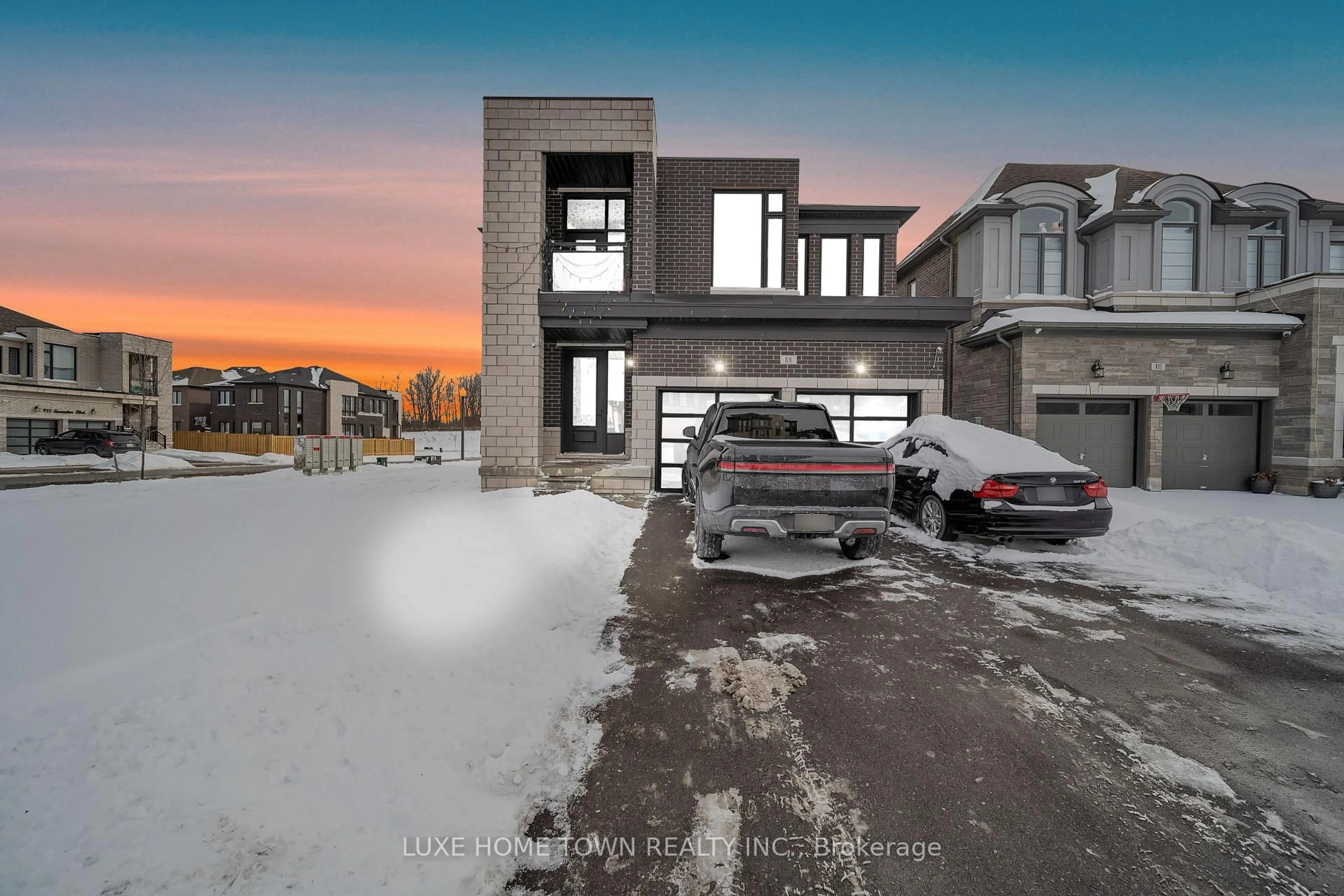 A pic from outside/outdoor area/front of a property/back of a property/a pic from drone, street for 101 Prince Charles Cres, Woodstock Ontario N4T 0N1