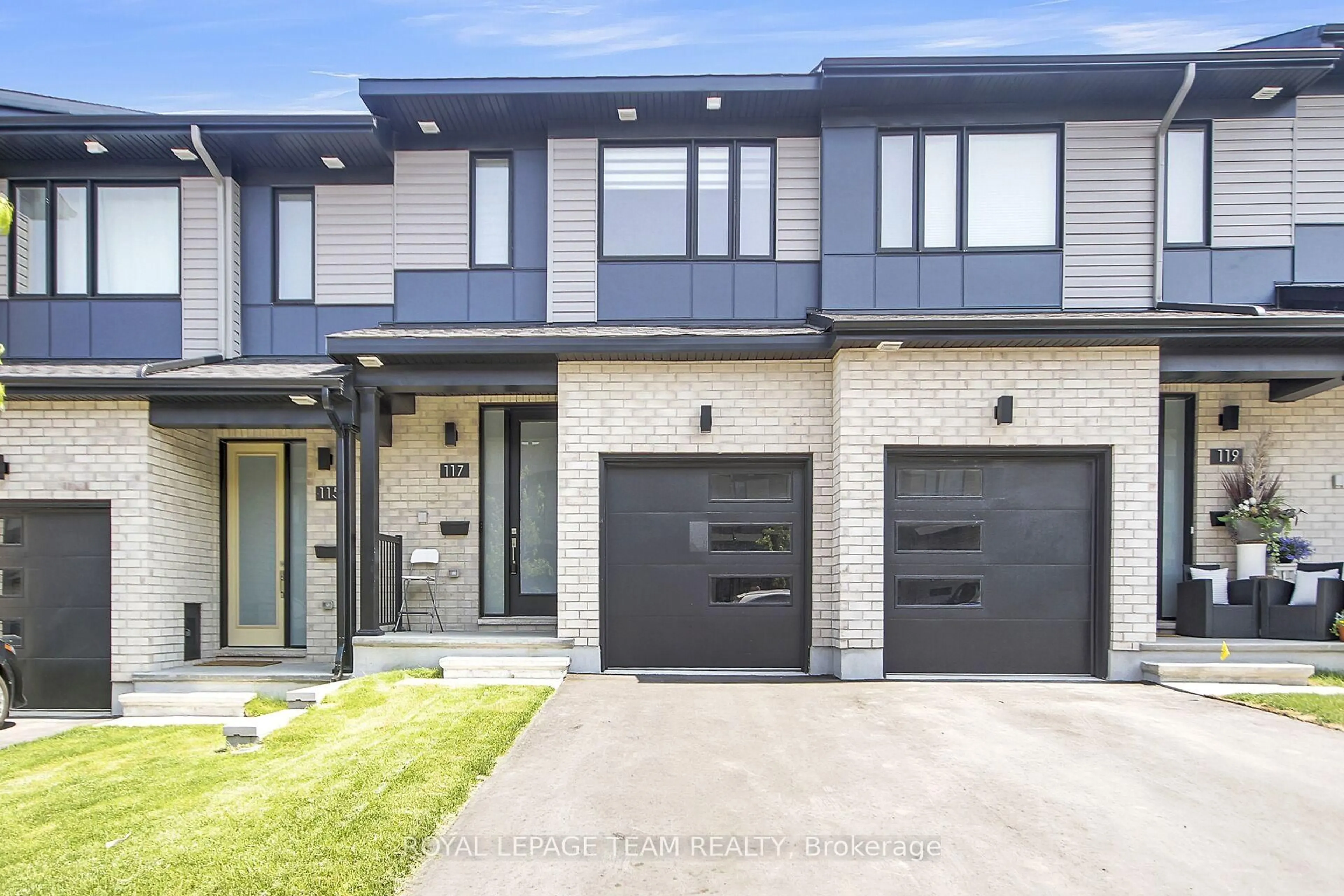Home with brick exterior material, street for 117 Succession Crt, Stittsville Ontario K2S 2Z8
