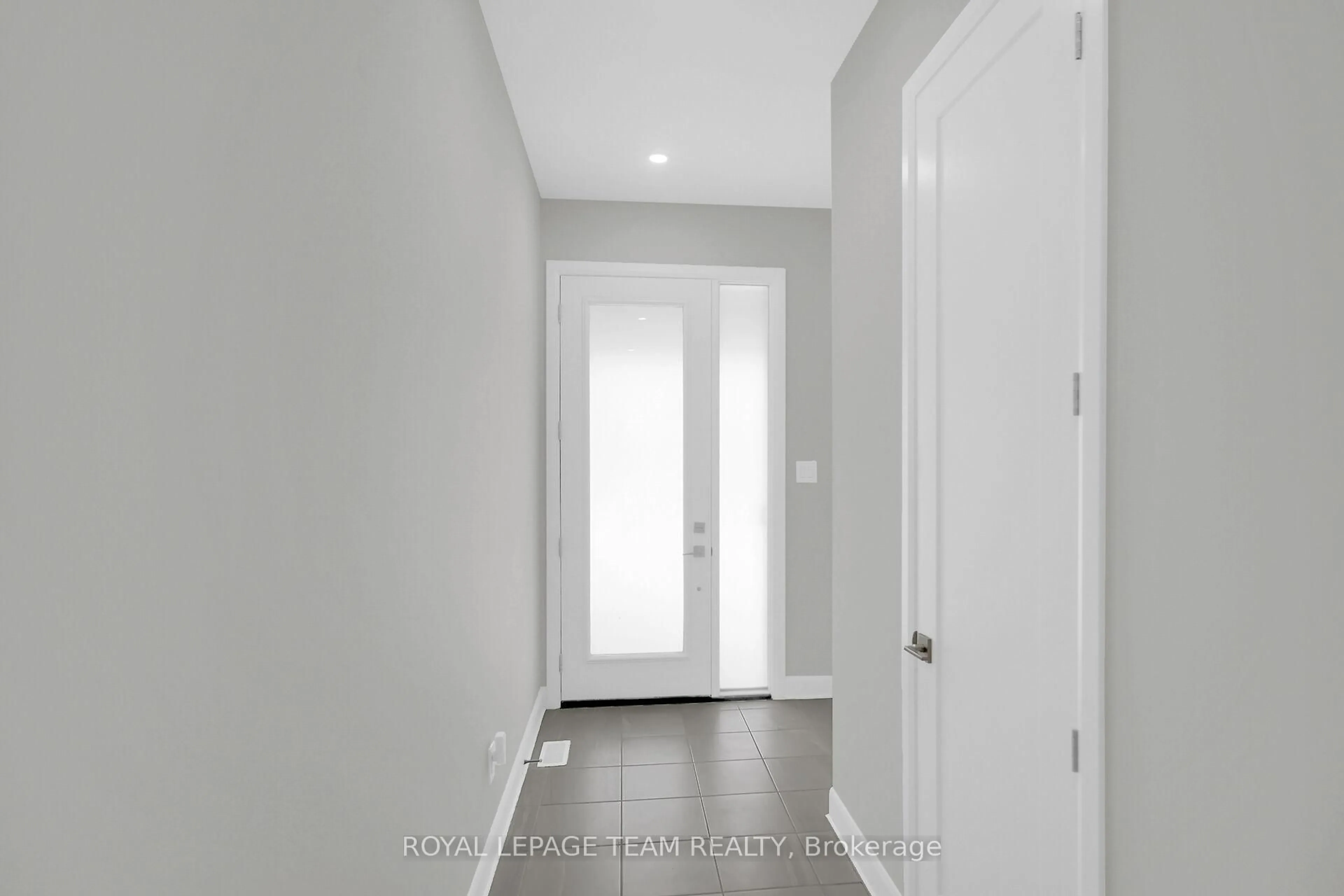 Indoor entryway for 117 Succession Crt, Stittsville Ontario K2S 2Z8