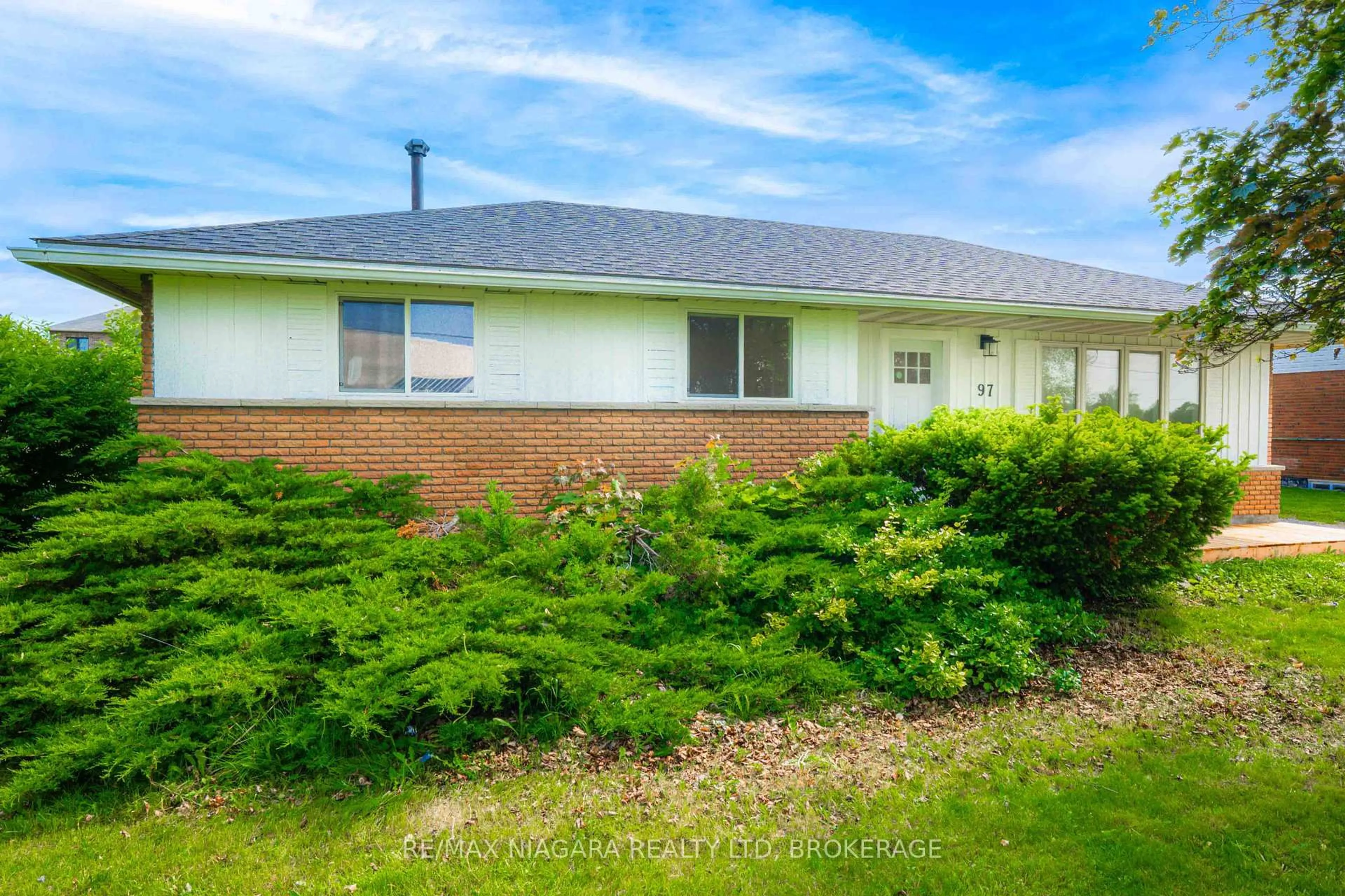 Home with brick exterior material, unknown for 97 King St St, Haldimand Ontario N0A 1H0