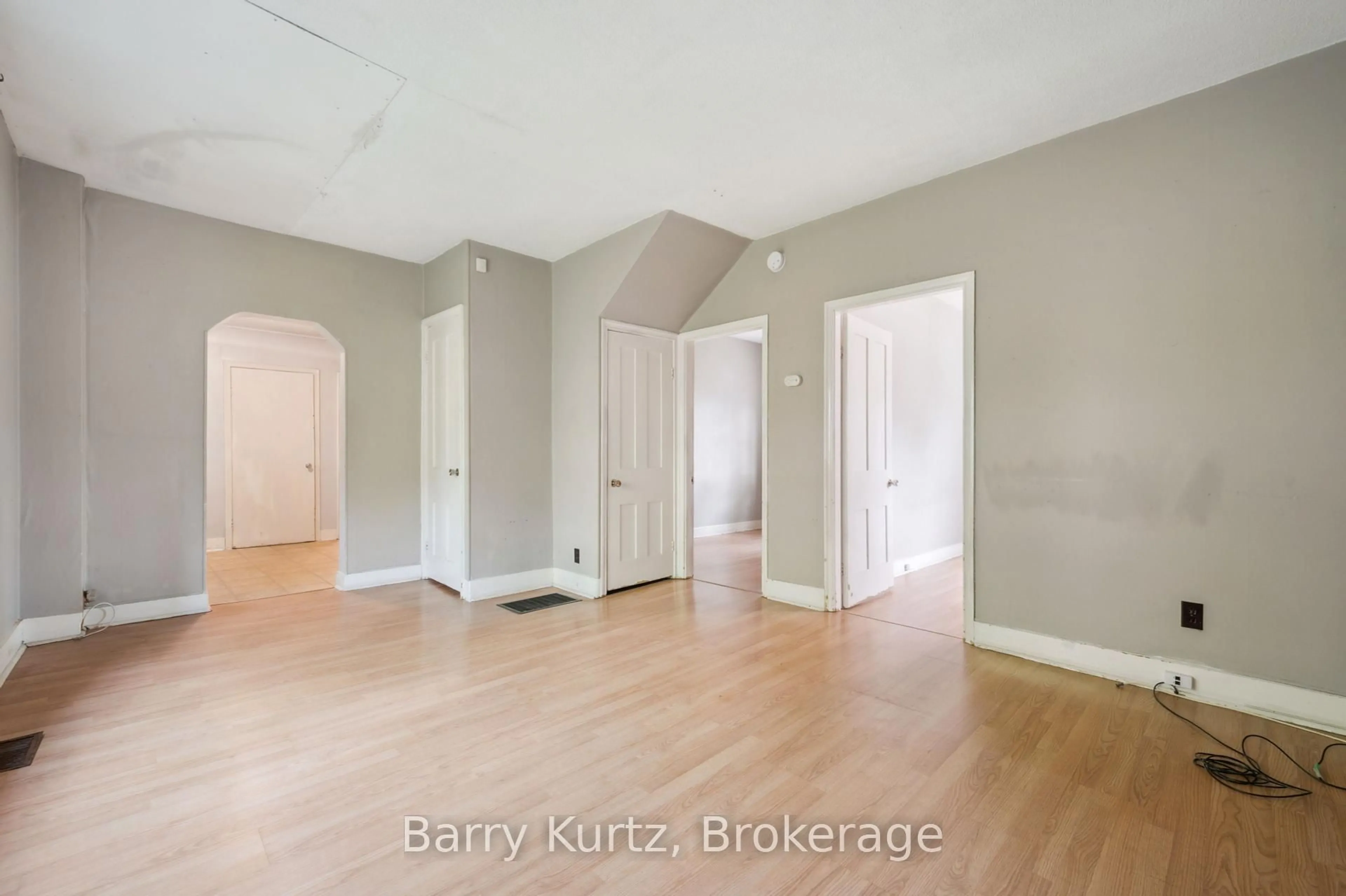 A pic of a room for 79 Arthur St, Guelph Ontario N1E 4T9