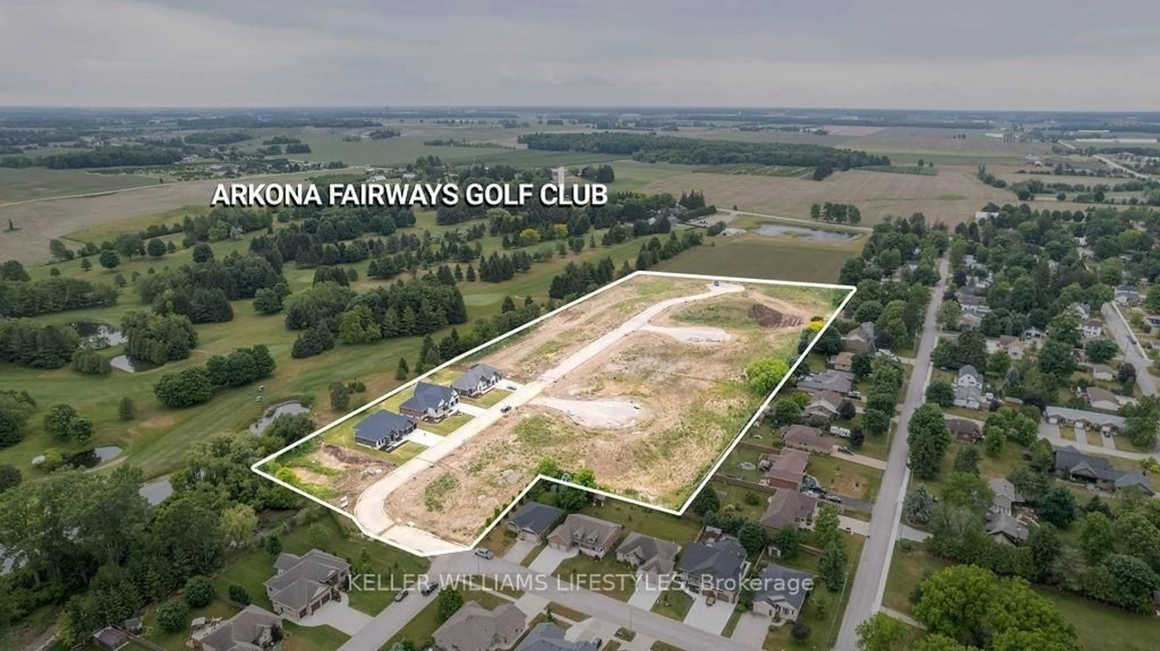 A pic from outside/outdoor area/front of a property/back of a property/a pic from drone, water/lake/river/ocean view for 28 ALEXANDER Gate, Lambton Shores Ontario N0M 1B0