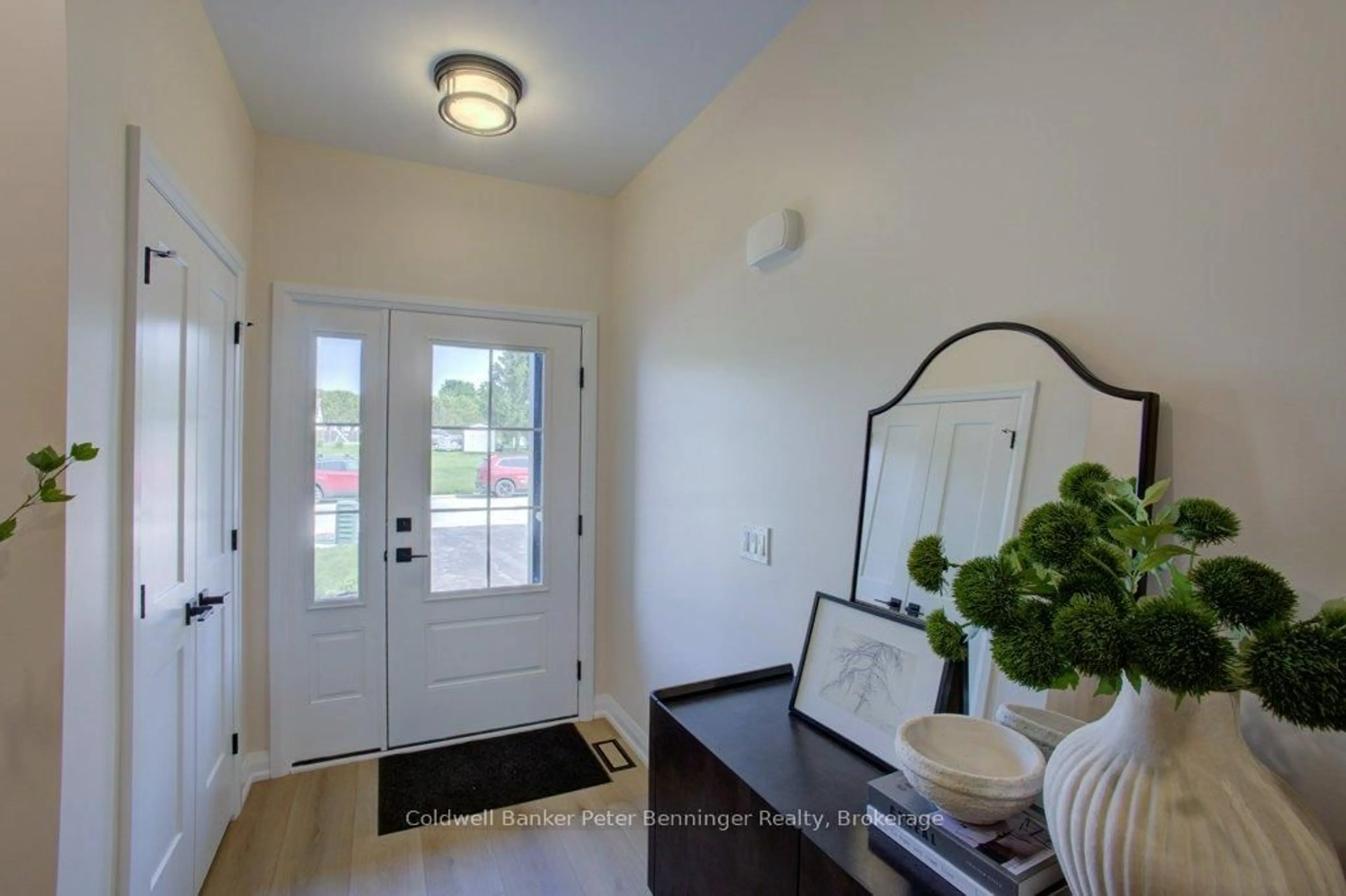 Indoor entryway for 305 Arnaud St #2, Arran-Elderslie Ontario N0G 2N0