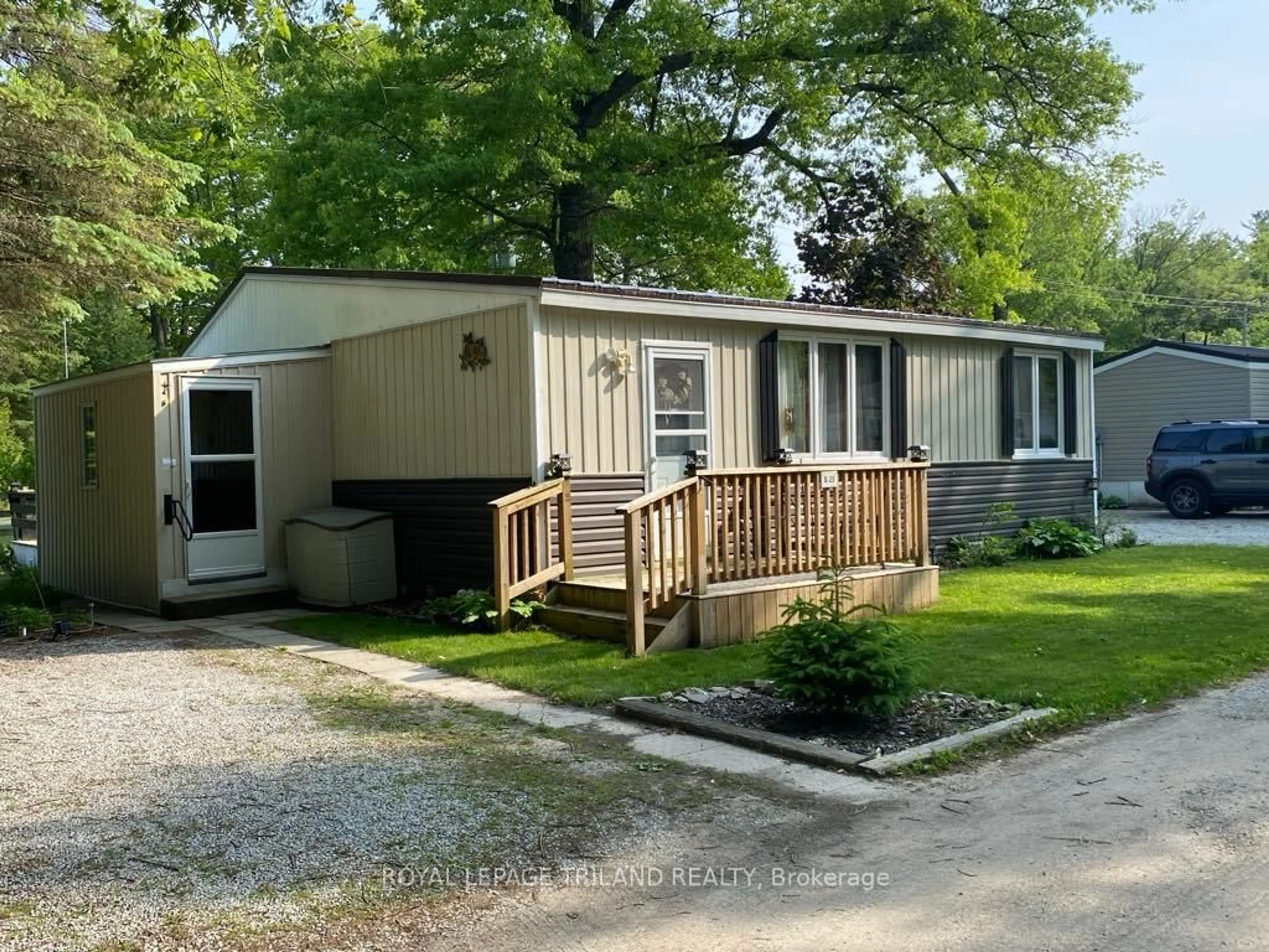 Home with vinyl exterior material, street for 9910 Northville Cres #B23, Lambton Shores Ontario N0M 2N0