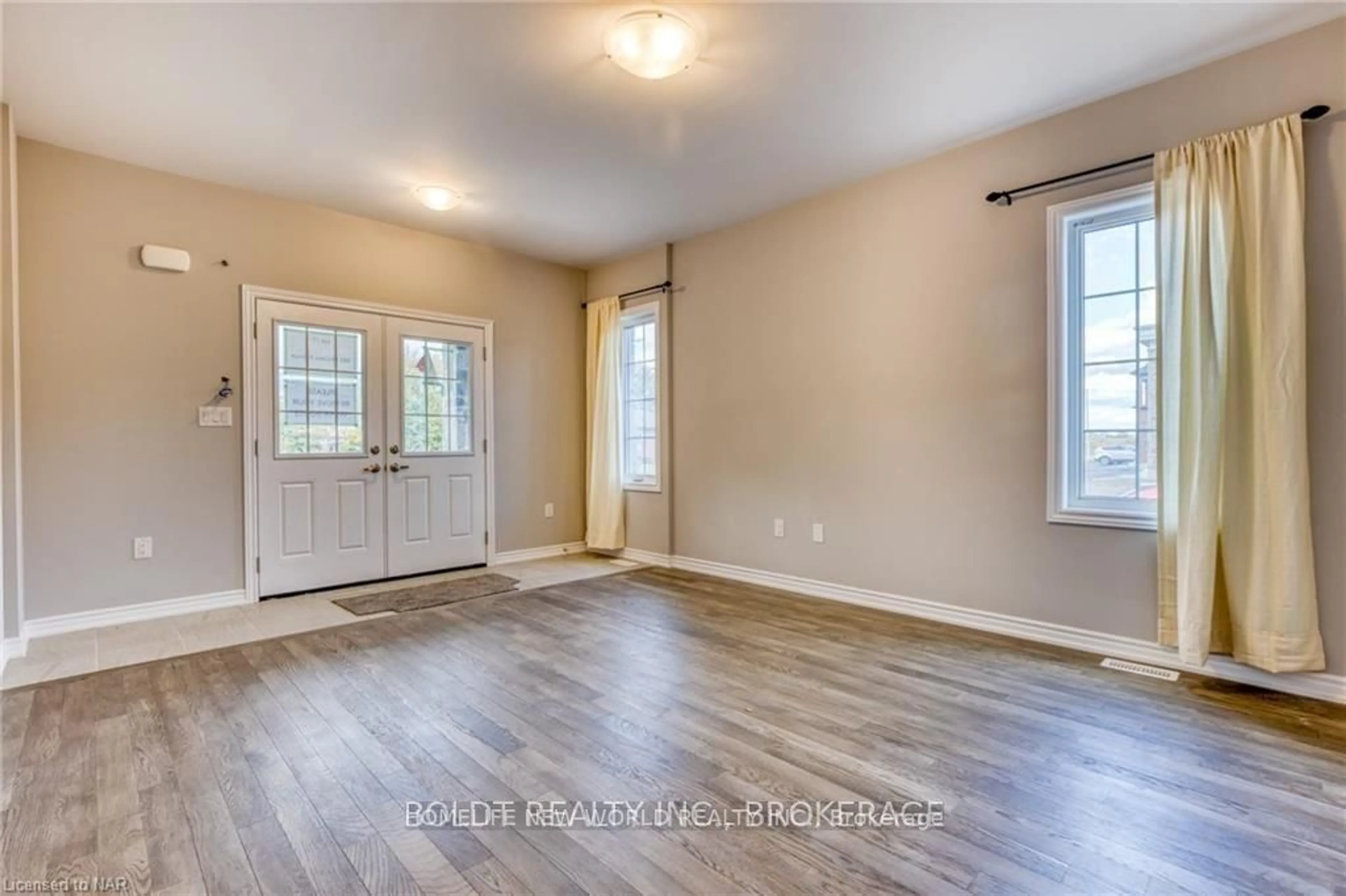 Unknown for 162 MCCABE Ave, Welland Ontario L3B 0H6