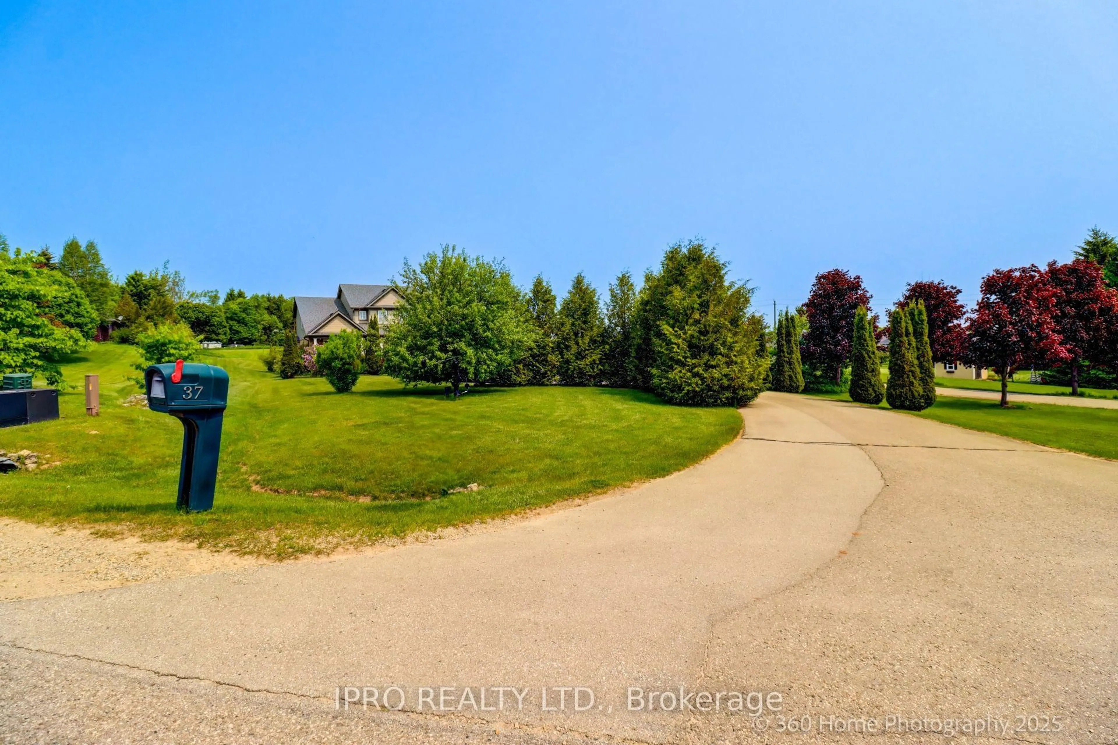 A pic from outside/outdoor area/front of a property/back of a property/a pic from drone, water/lake/river/ocean view for 37 Woodland Dr, East Garafraxa Ontario L9W 6B7