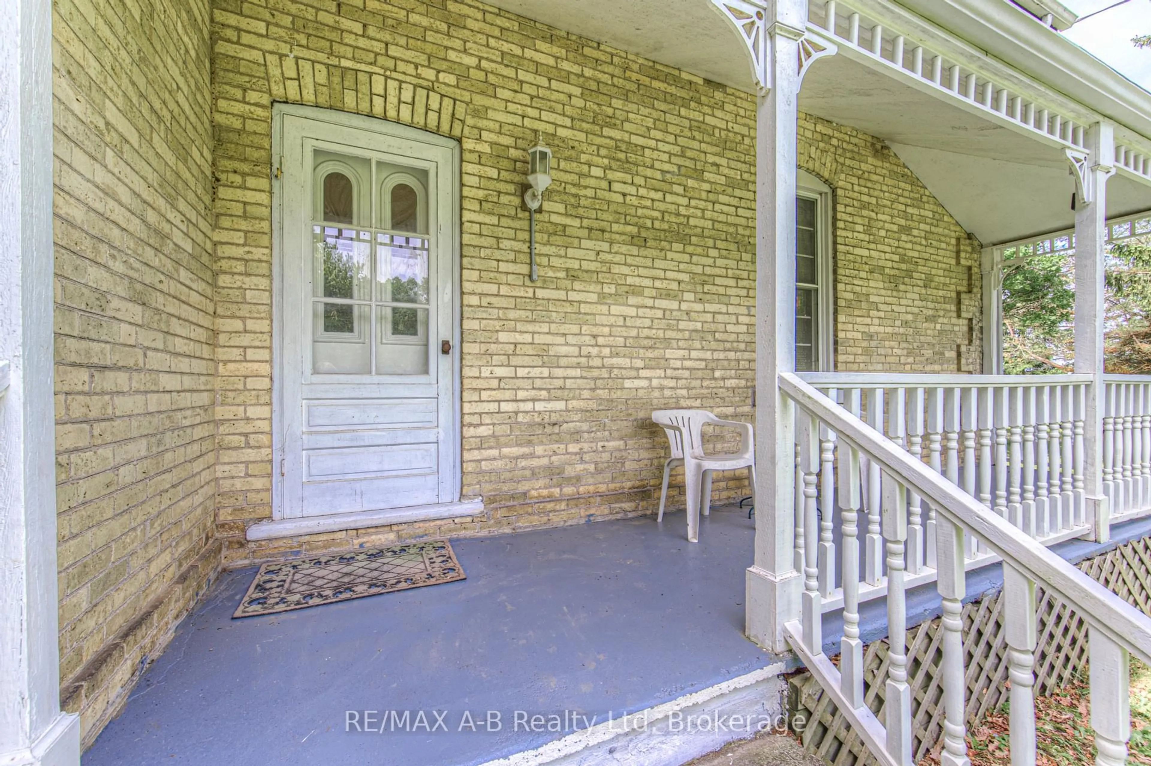 Indoor entryway for 7099 19th Line, West Perth Ontario N0K 1Y0