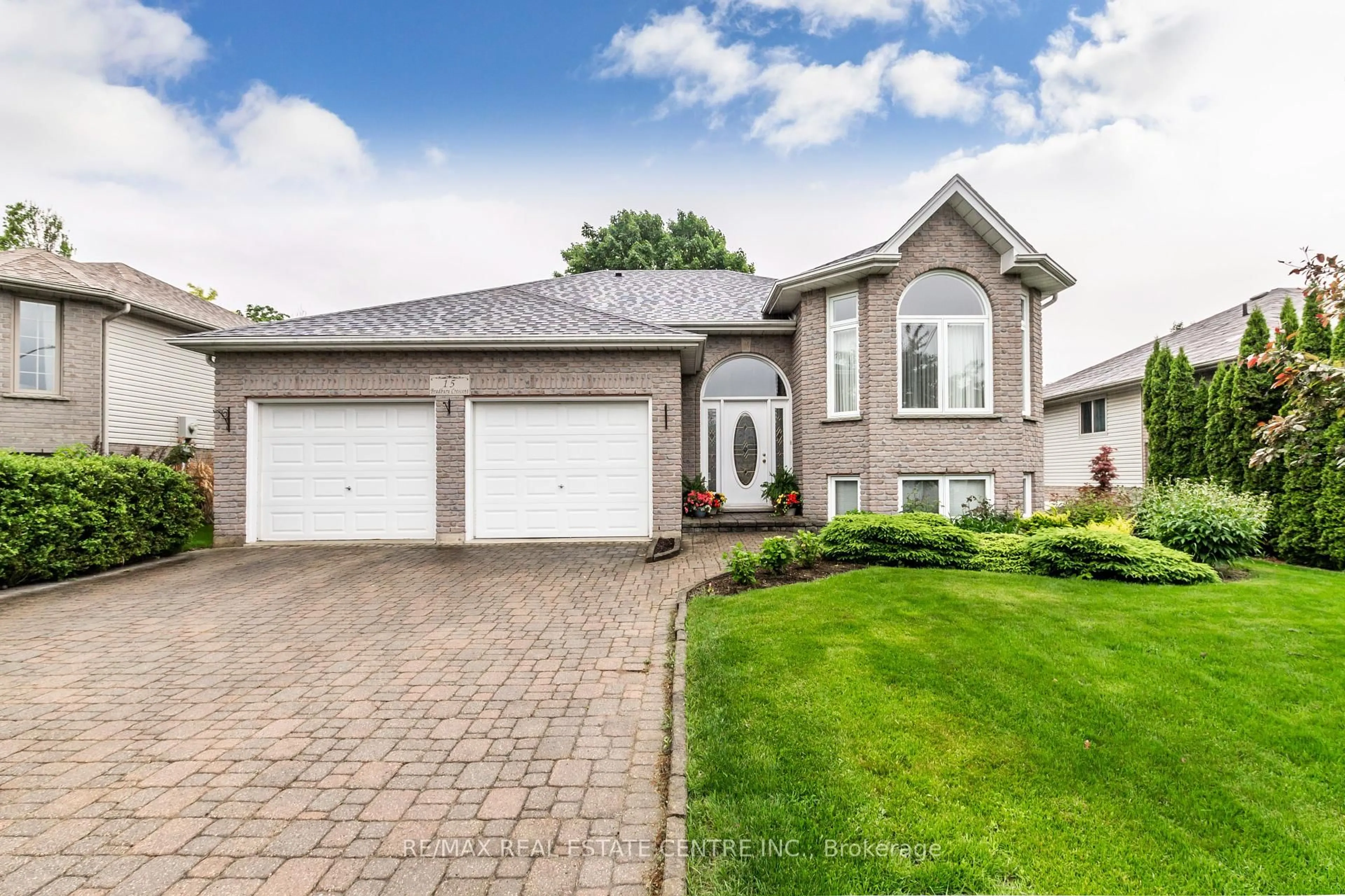 Home with brick exterior material, street for 15 Bradbury Cres, Brant Ontario N3L 4E1