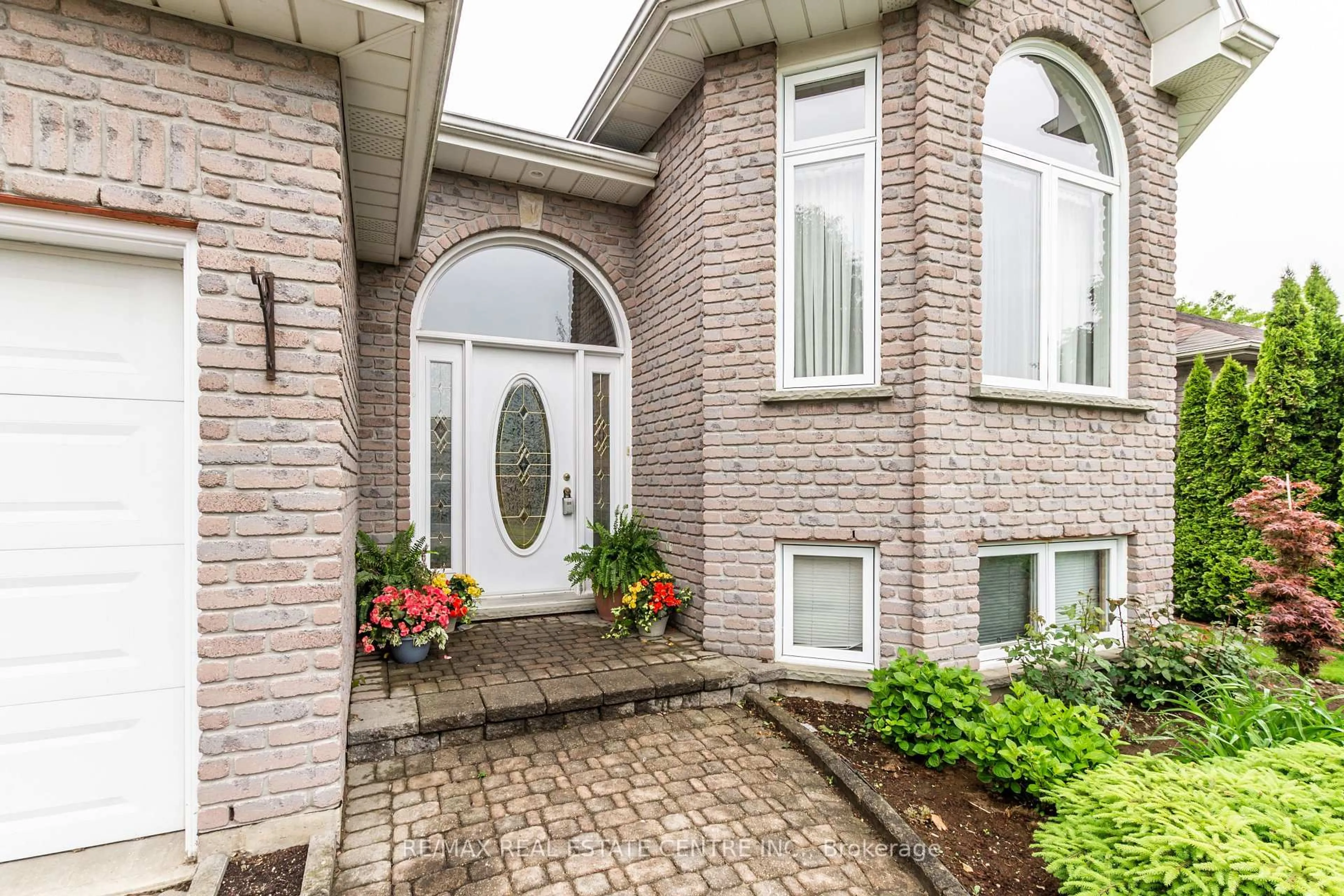 Unknown for 15 Bradbury Cres, Brant Ontario N3L 4E1