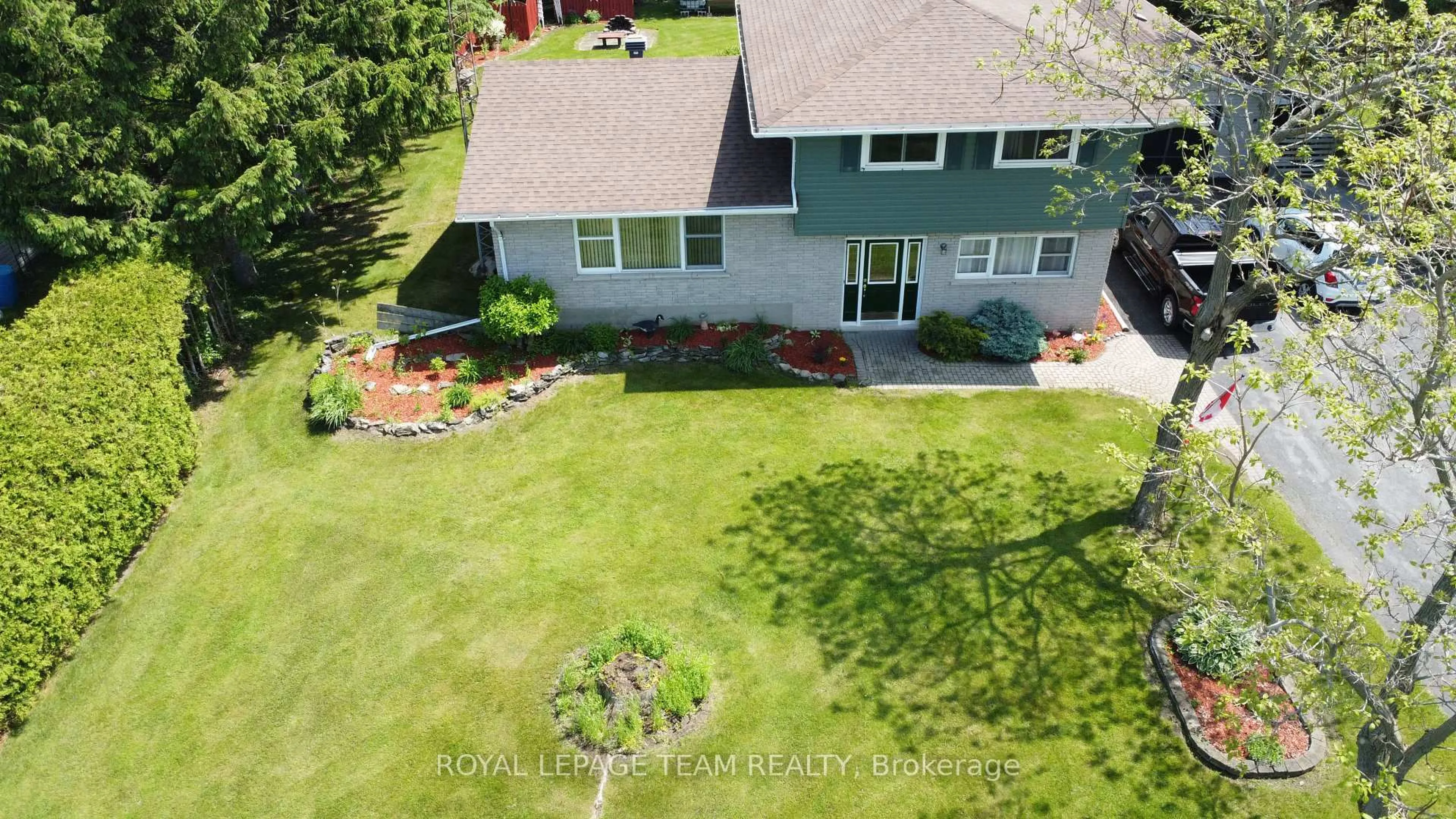 A pic from outside/outdoor area/front of a property/back of a property/a pic from drone, street for 4951 (Hwy 31) Bank St, South Dundas Ontario K0C 2H0