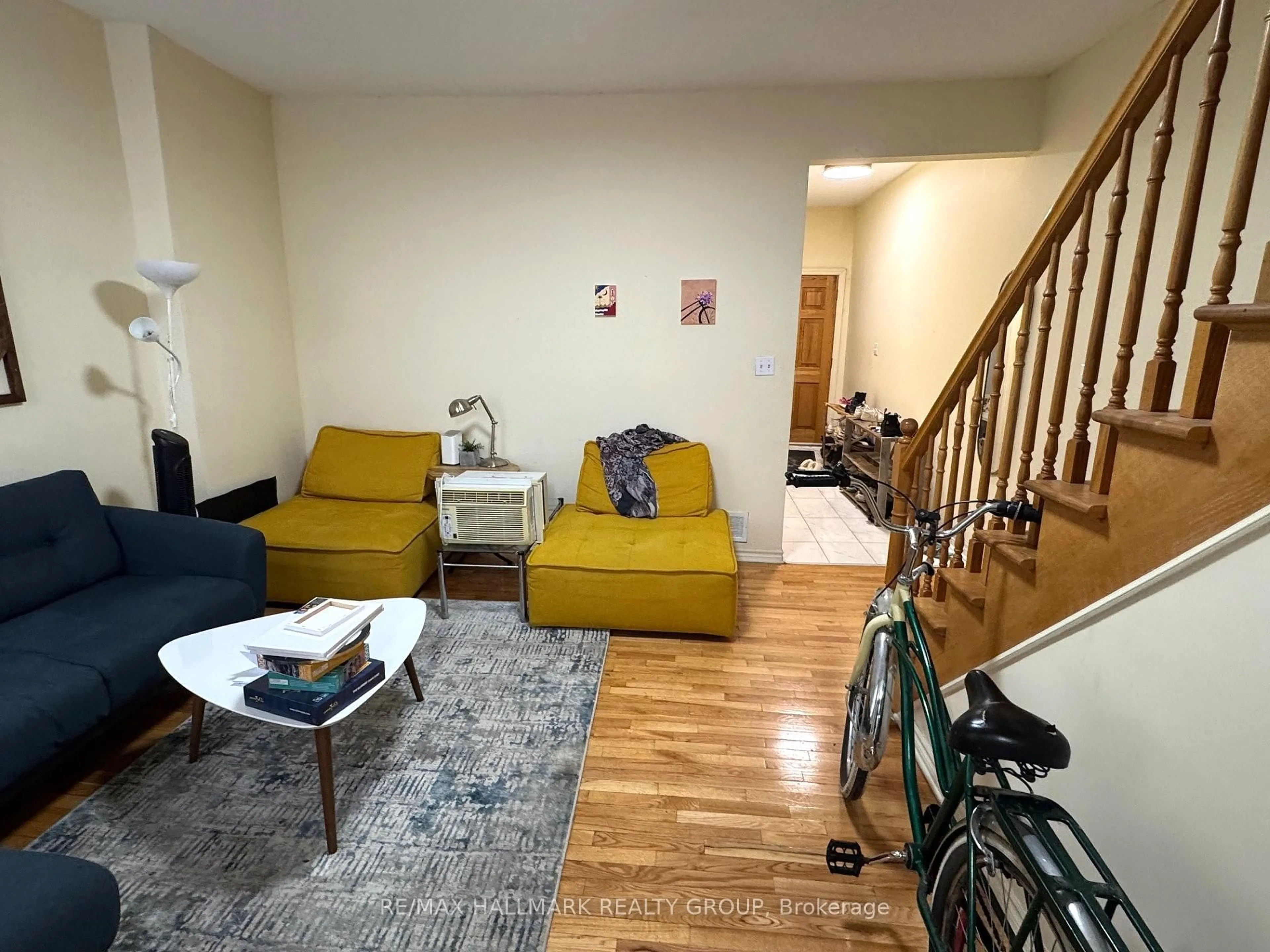Living room with furniture, unknown for 478 Cumberland St, Ottawa Ontario K1N 7J9