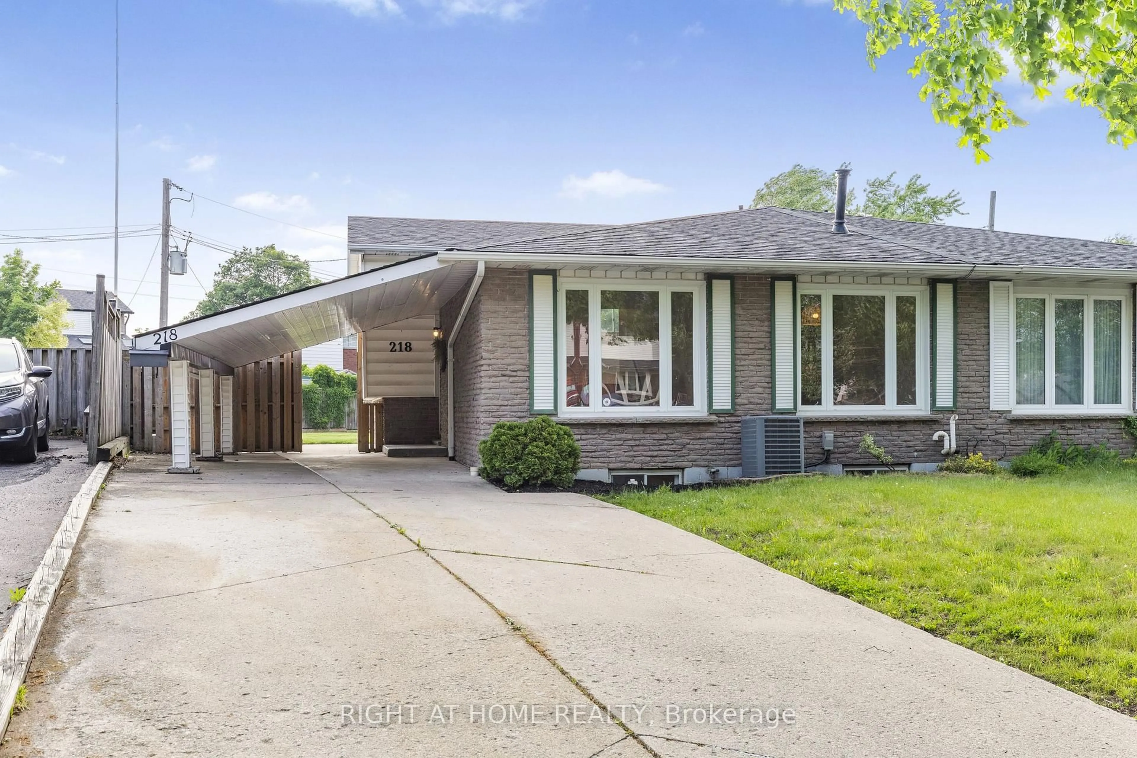 Unknown for 218 St Andrews Dr, Hamilton Ontario L8K 5K3