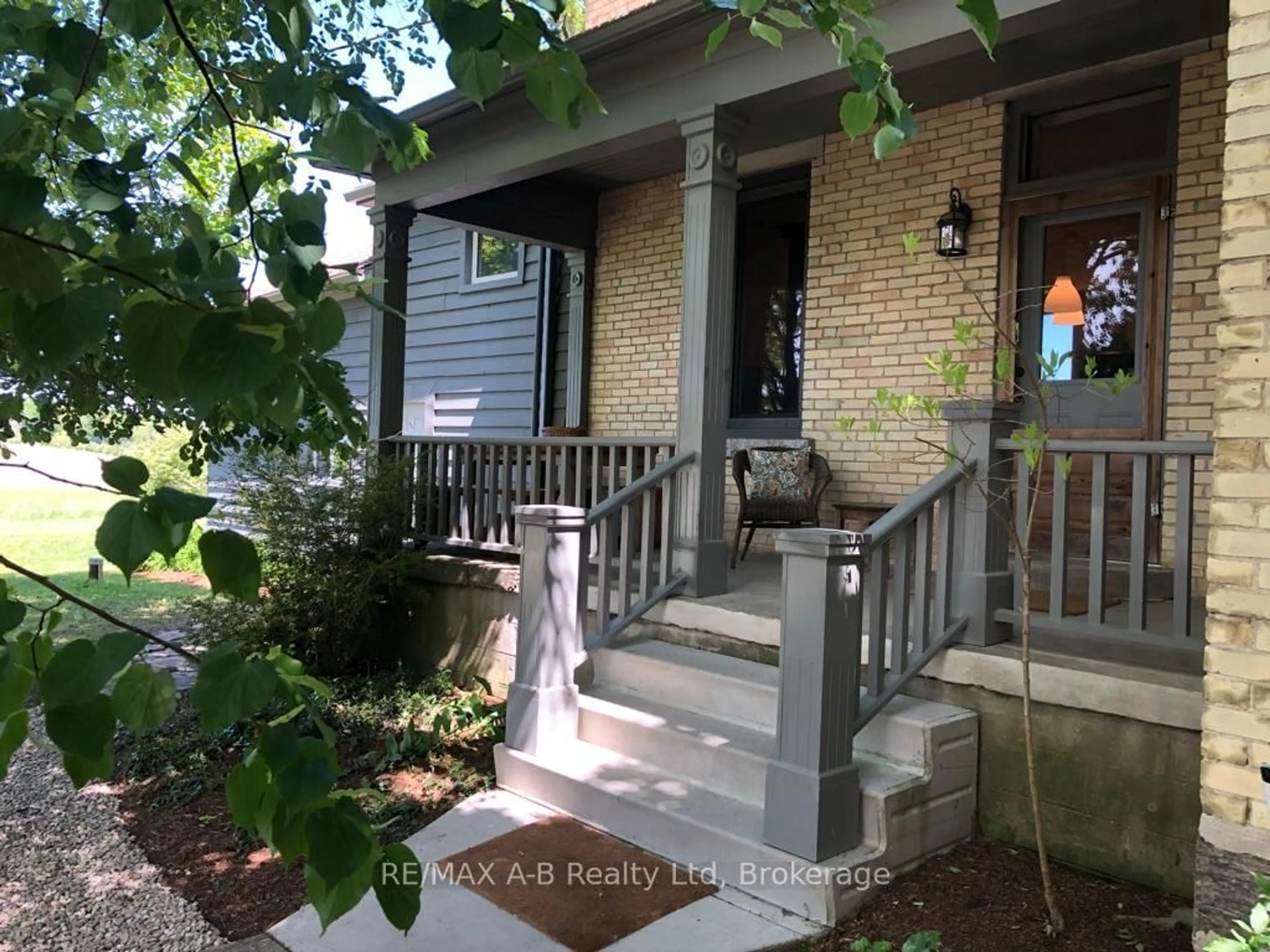 Indoor entryway for 5252 Perth 29 Line, West Perth Ontario K0H 2L0