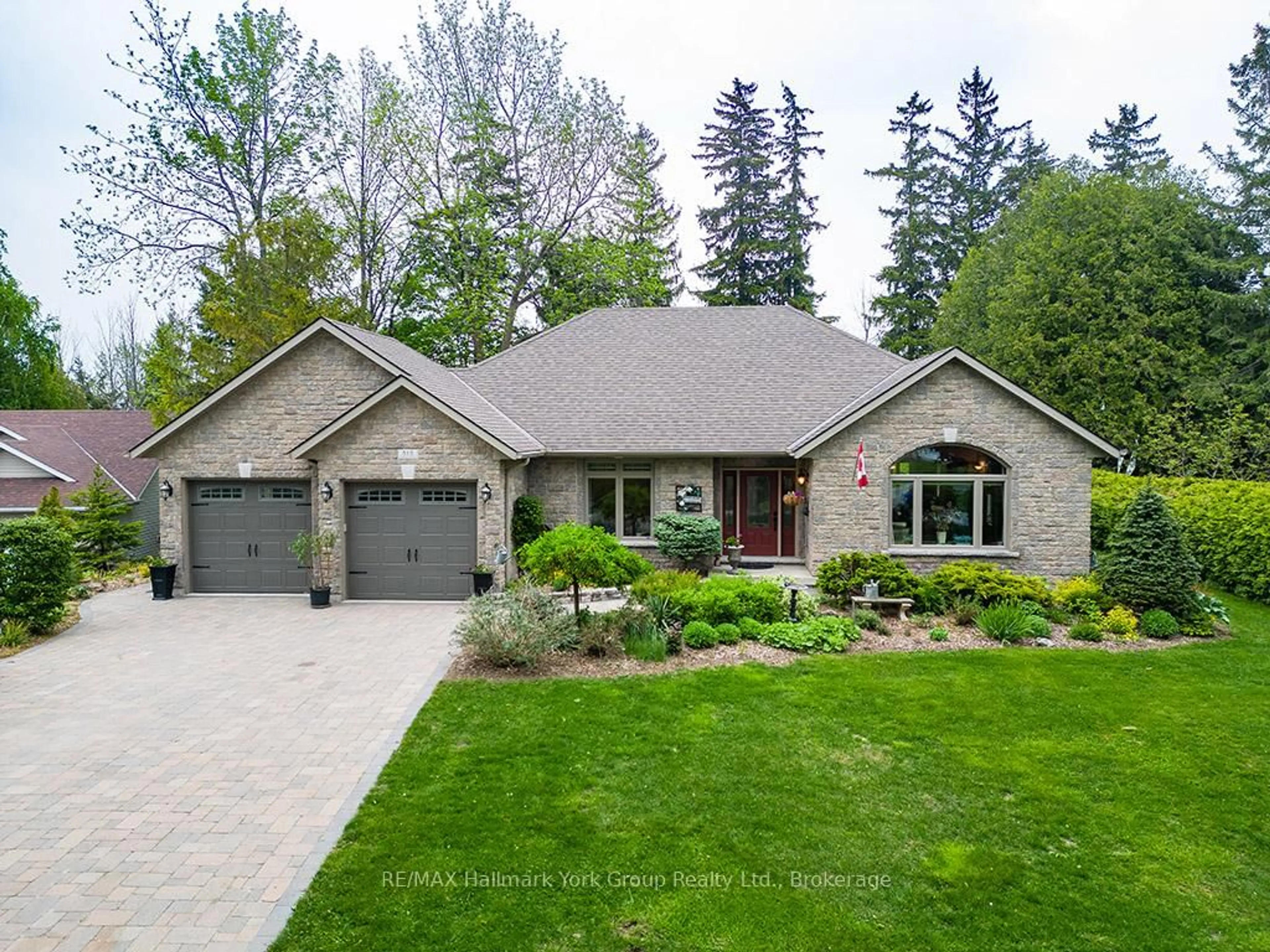 Home with brick exterior material, street for 515 Ridge Rd, Meaford Ontario N4L 1L9