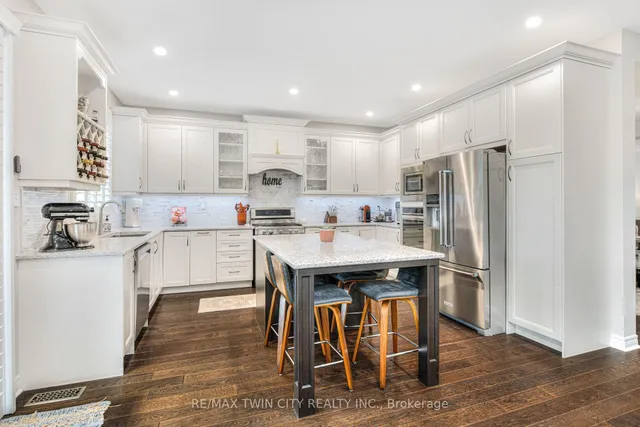 Additional property image - 533 Terrington Cres