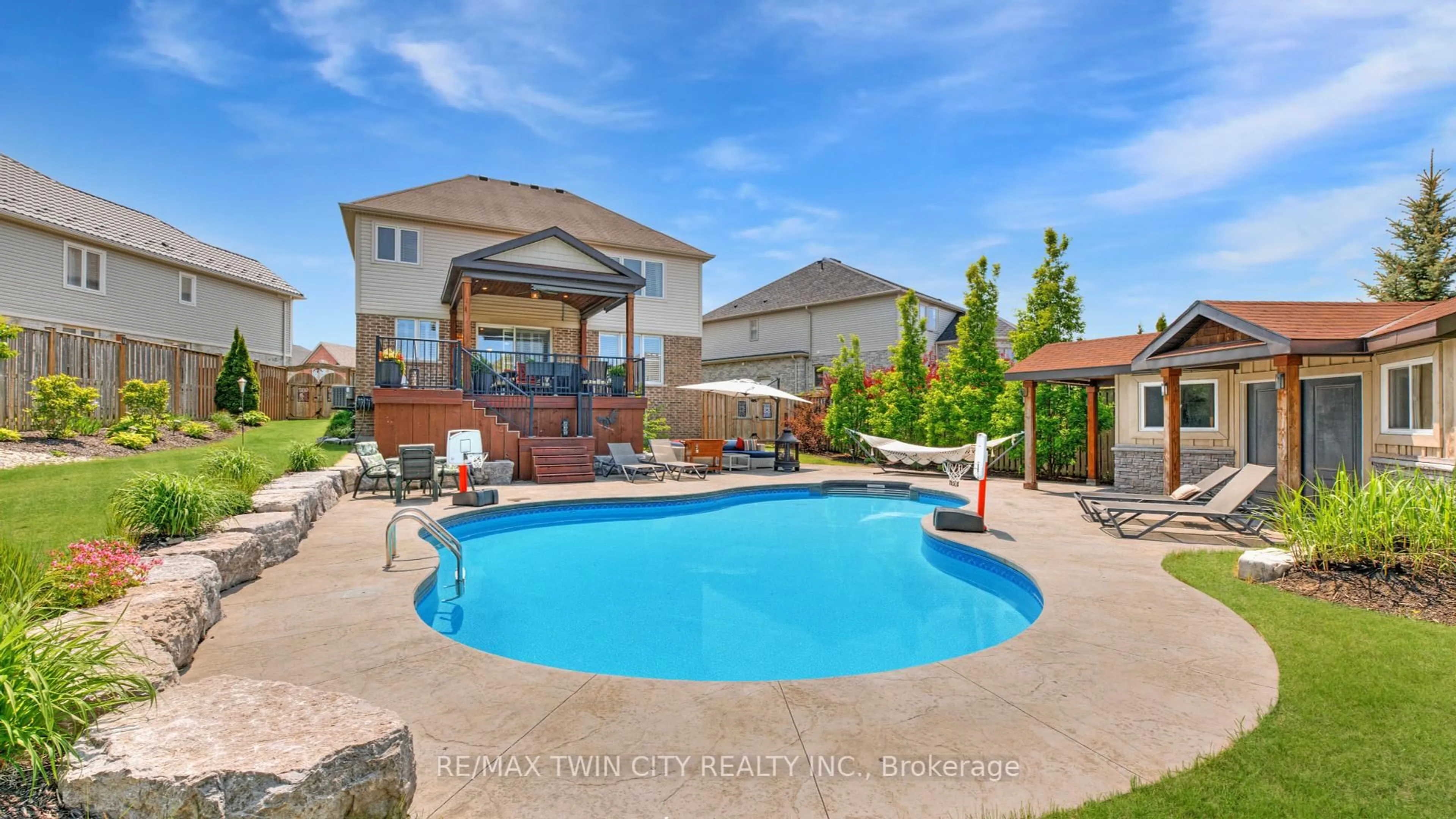 Pool for 533 Terrington Cres, Kitchener Ontario N2P 0B9