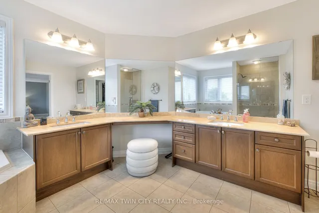 Additional property image - 533 Terrington Cres