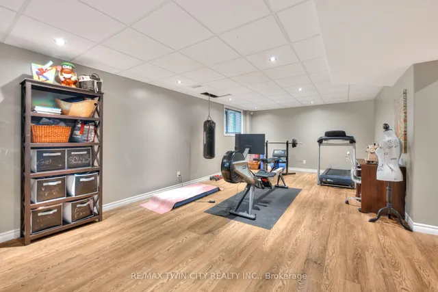Additional property image - 533 Terrington Cres