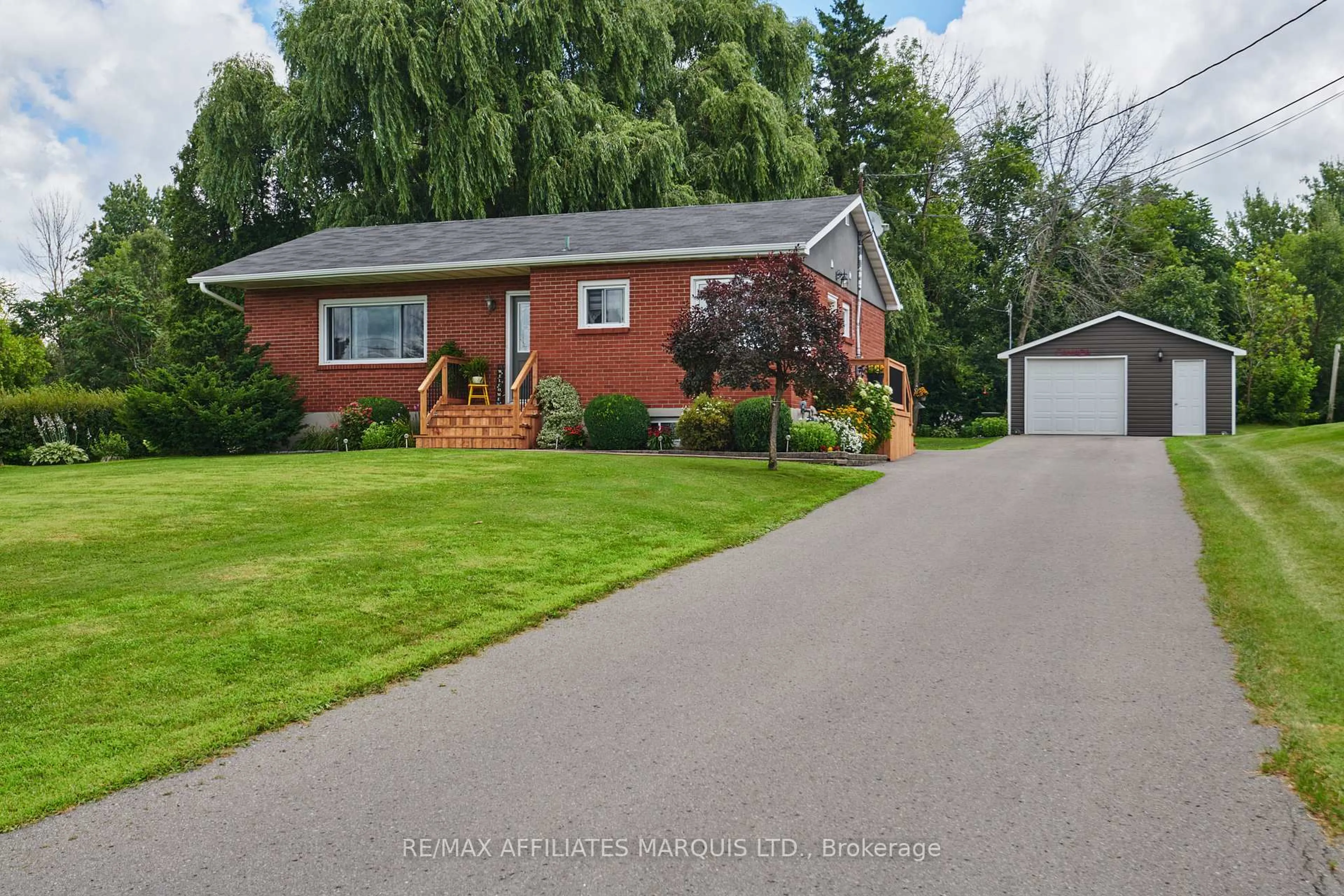 A pic from outside/outdoor area/front of a property/back of a property/a pic from drone, street for 6711 Purcell Rd, South Glengarry Ontario K6H 7R5