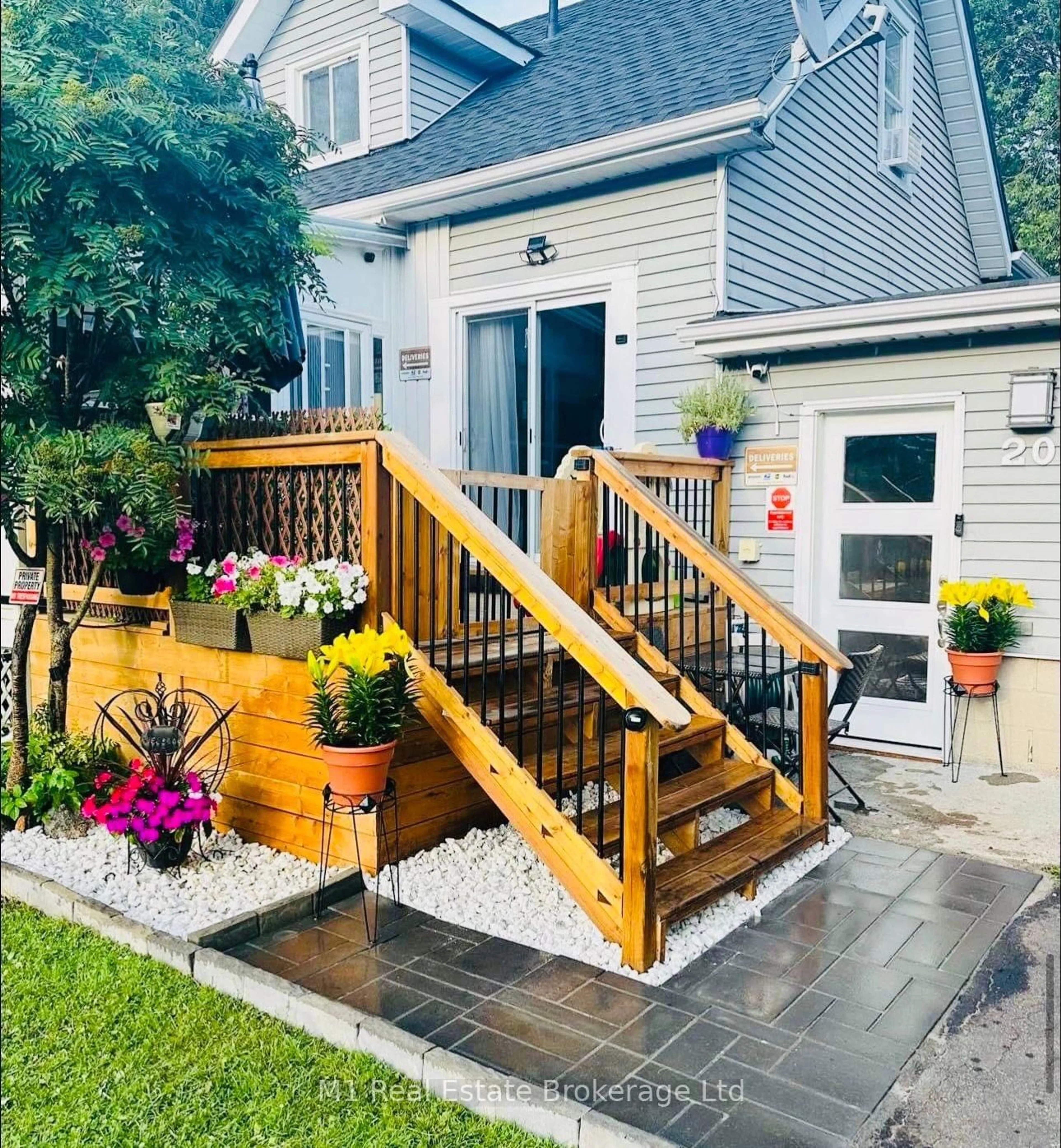 Patio, street for 20 Joseph St, Georgian Bay Ontario P0C 1H0