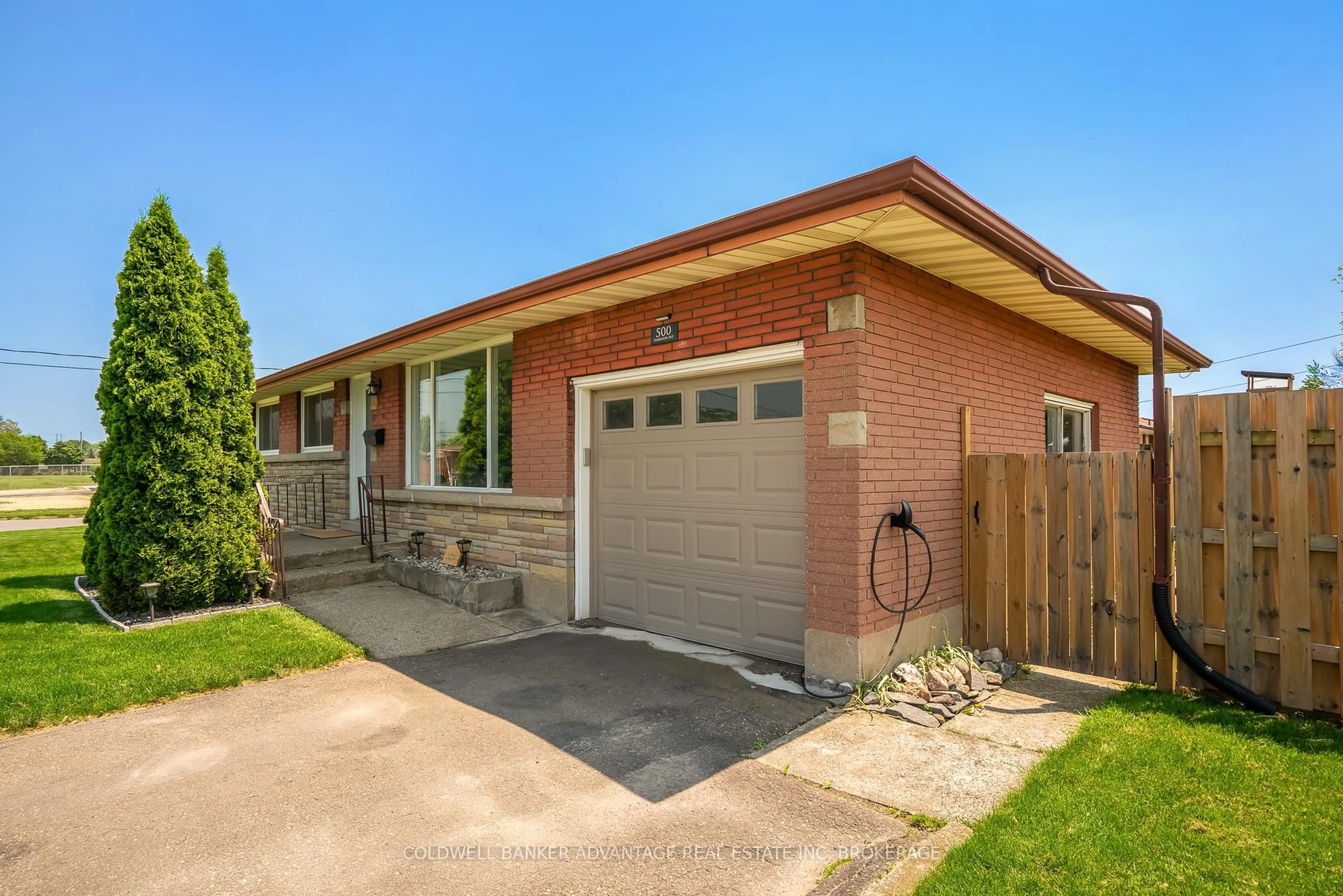 Home with brick exterior material, street for 500 Harrison Ave, Welland Ontario L3B 1C7