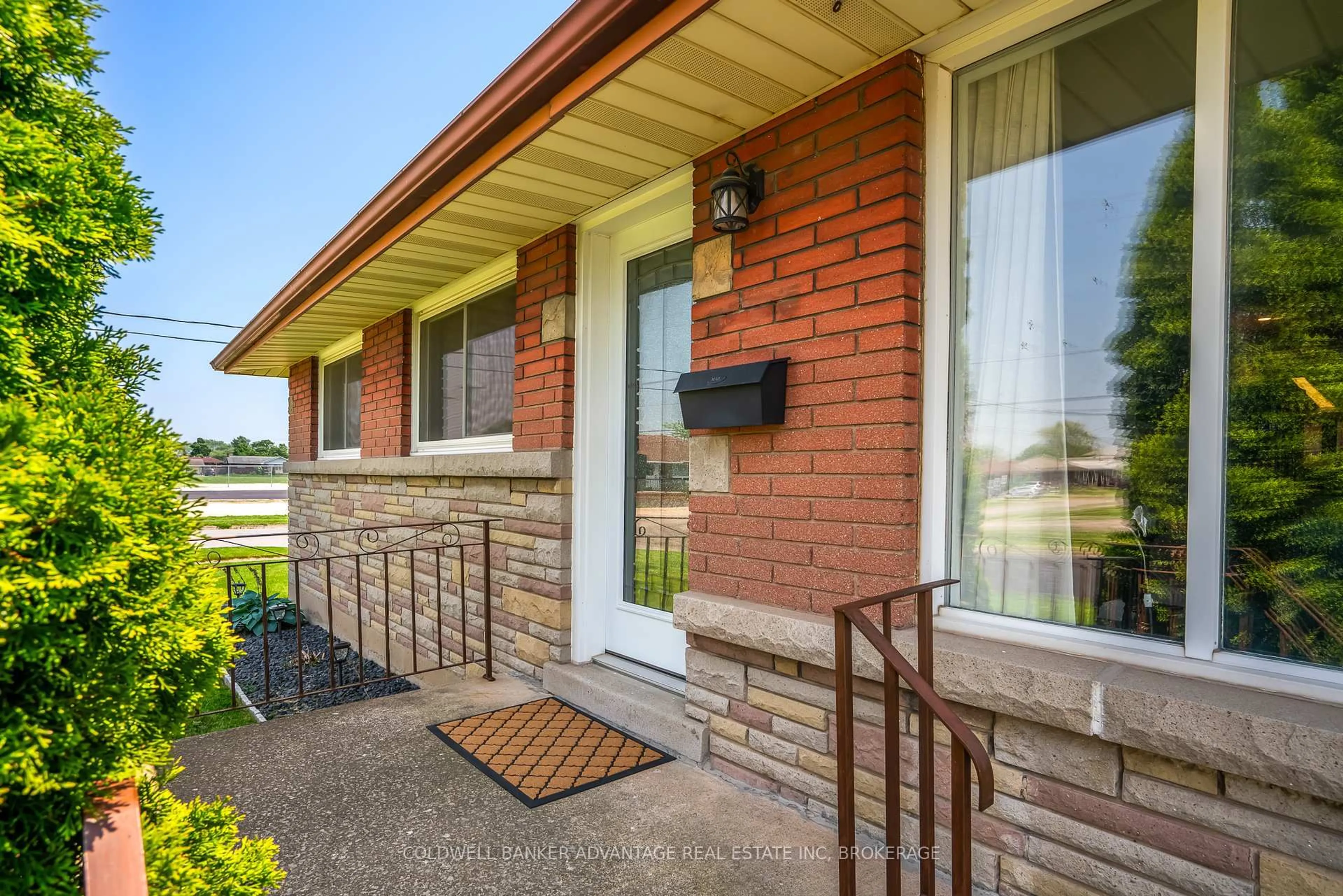 Home with brick exterior material, unknown for 500 Harrison Ave, Welland Ontario L3B 1C7