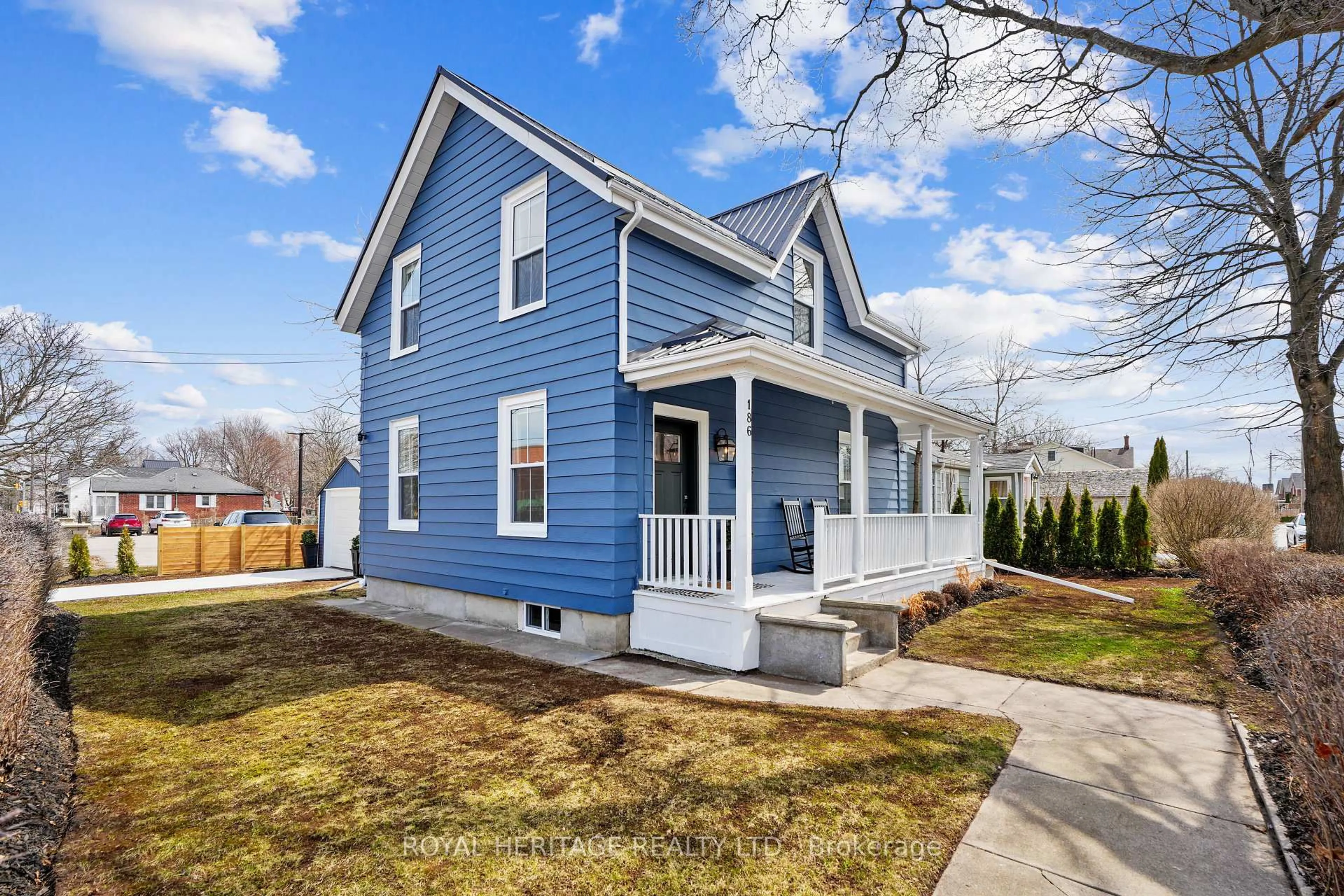 Home with vinyl exterior material, street for 186 Durham St, Cobourg Ontario K9A 3H6