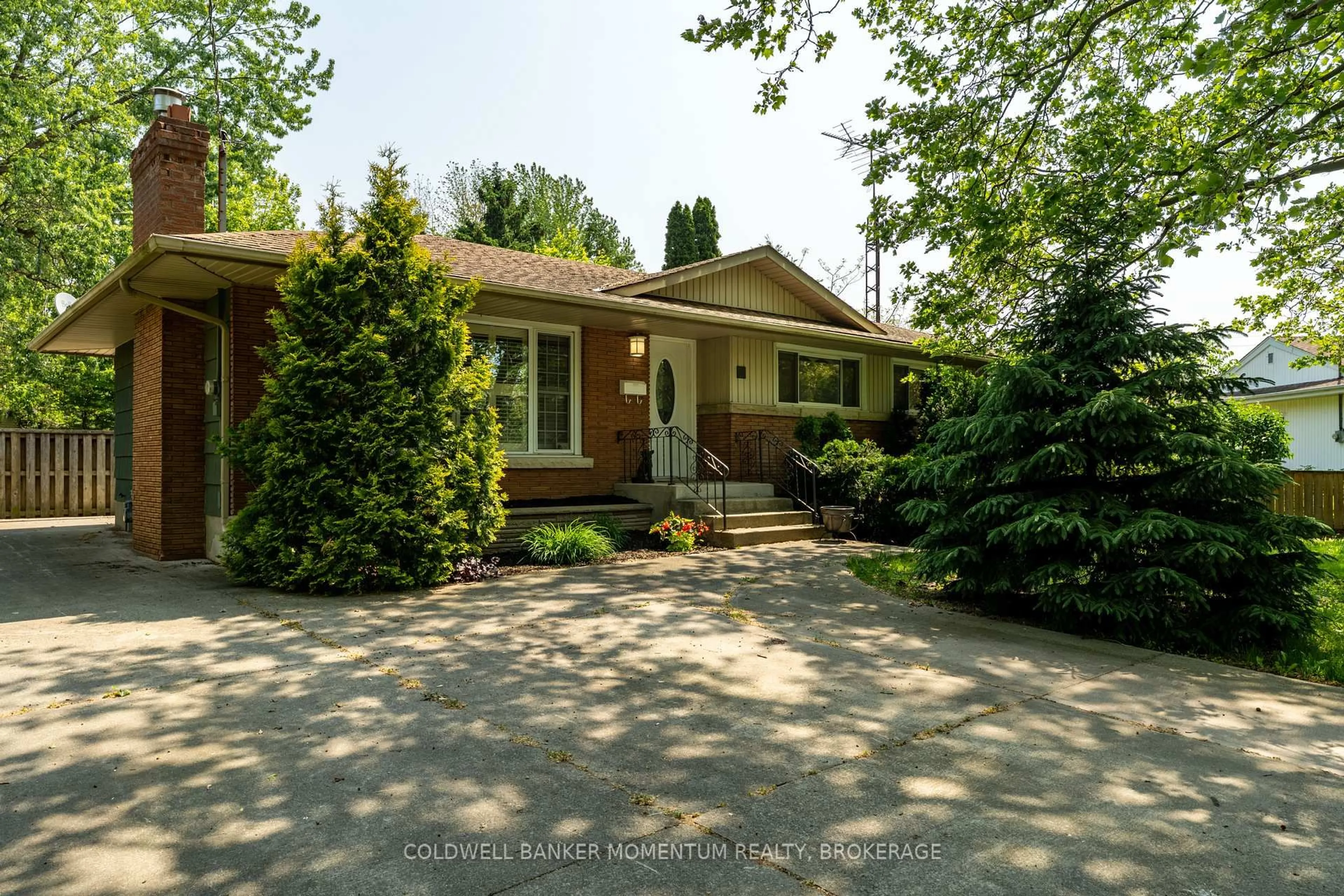 Unknown for 34 Hanson Dr, St. Catharines Ontario L2M 2X1