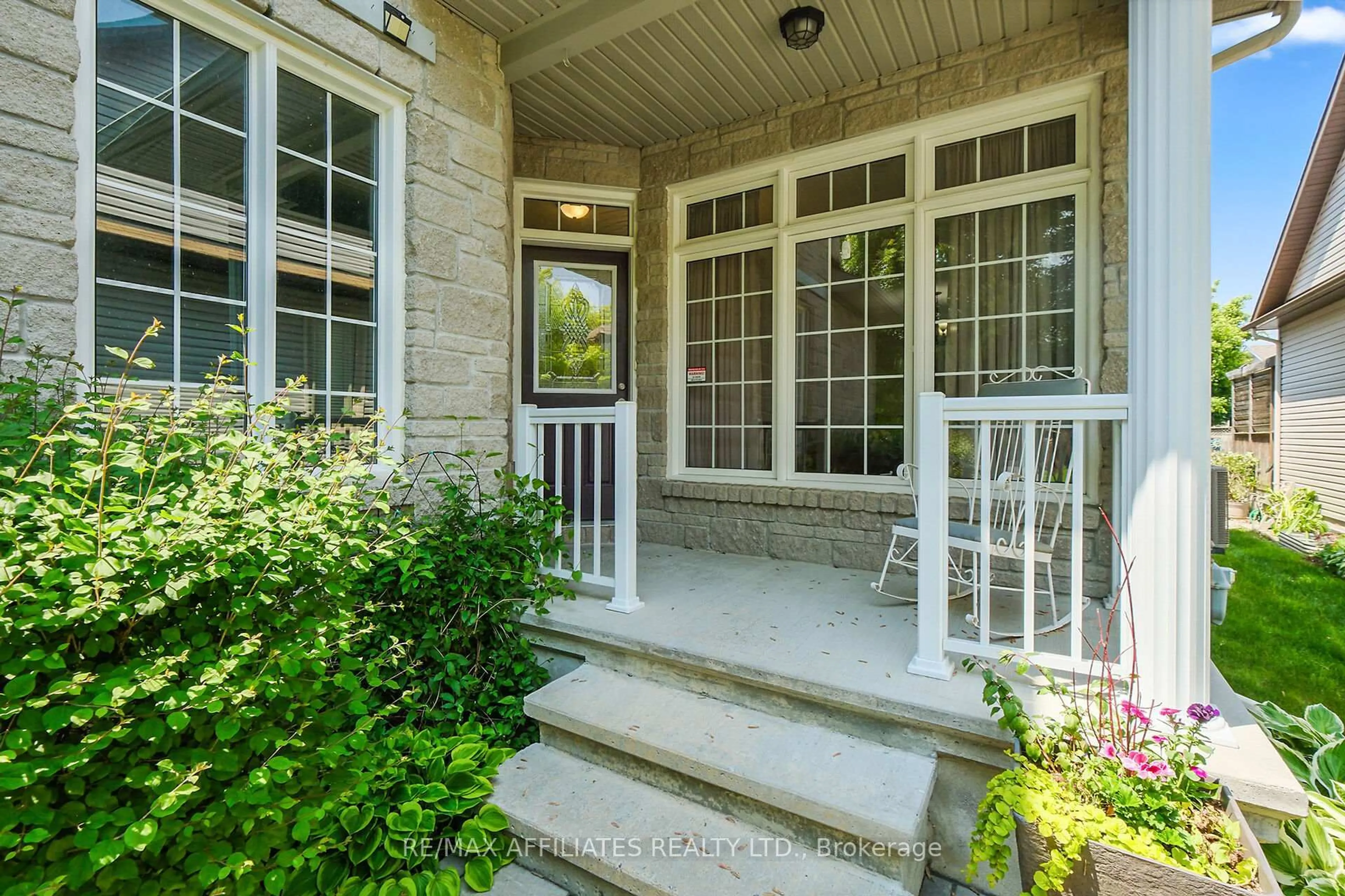 Indoor entryway for 176 Topaze Cres, Clarence-Rockland Ontario K4K 0E2