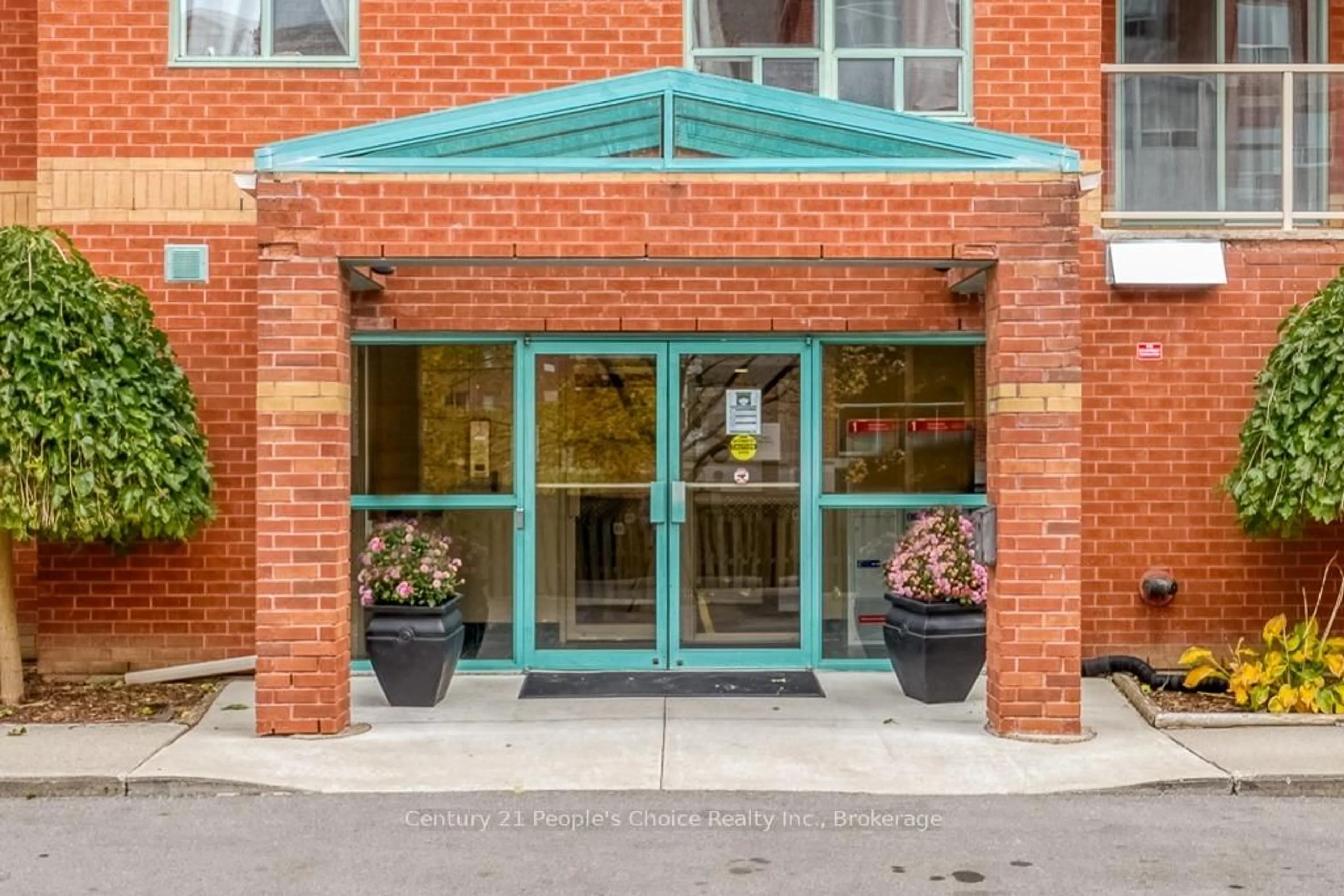 Indoor foyer for 77 Base Line Rd #503, London South Ontario N6J 1V5