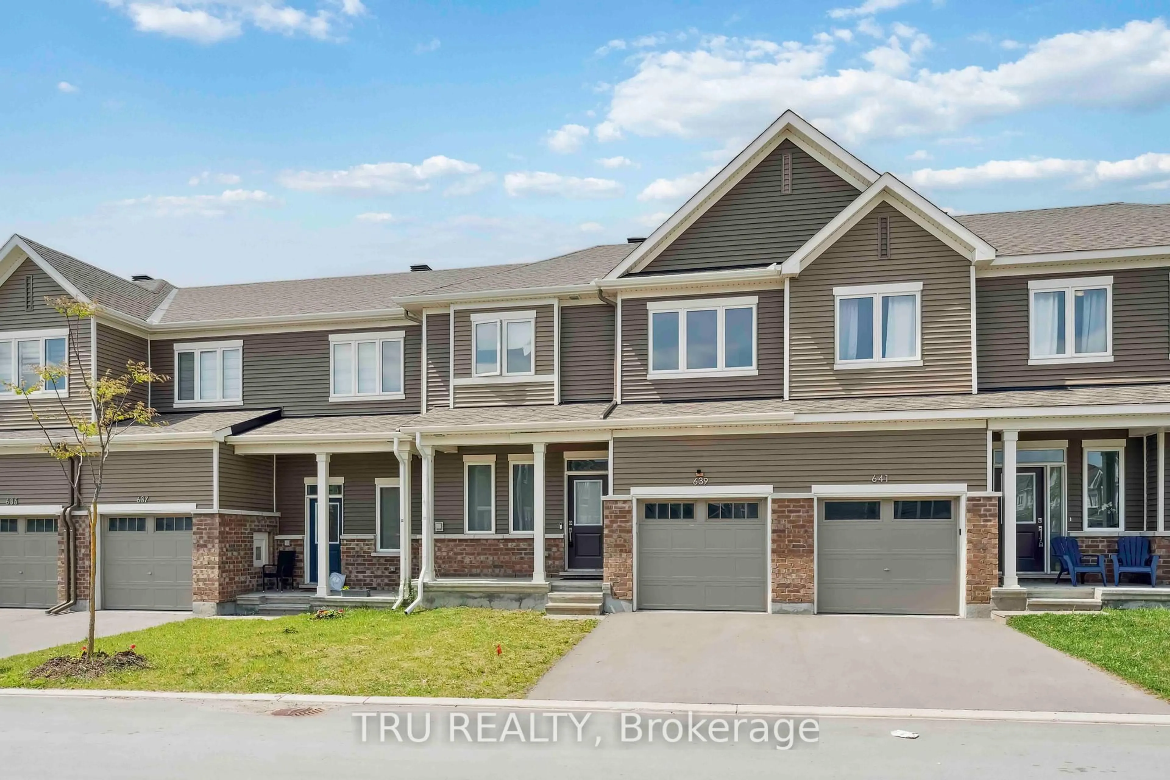 Home with brick exterior material, street for 639 Chillerton Dr, Ottawa Ontario K2J 6X8