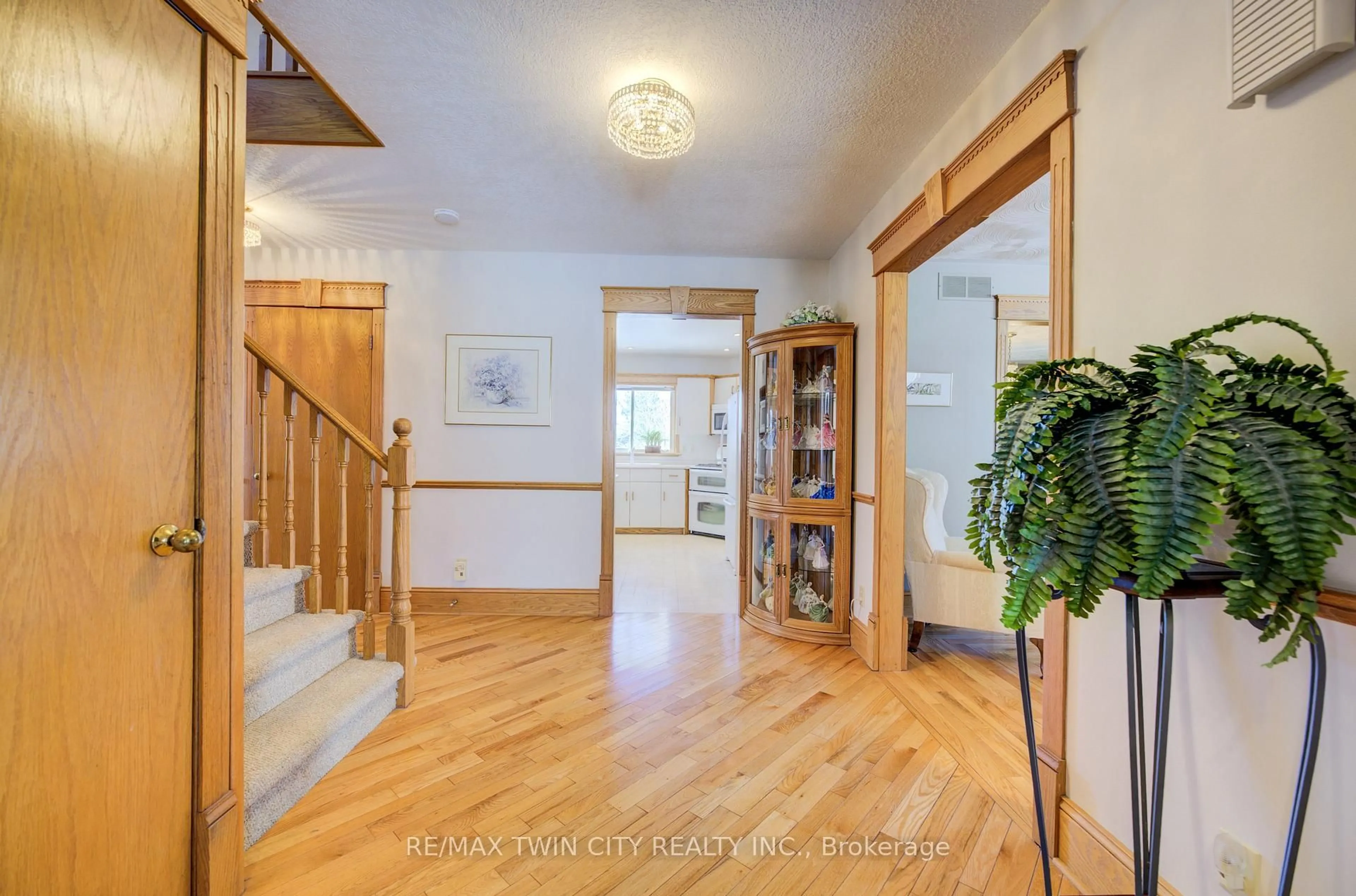 Indoor entryway for 20 Vienna Cres, Woolwich Ontario N0B 2M1