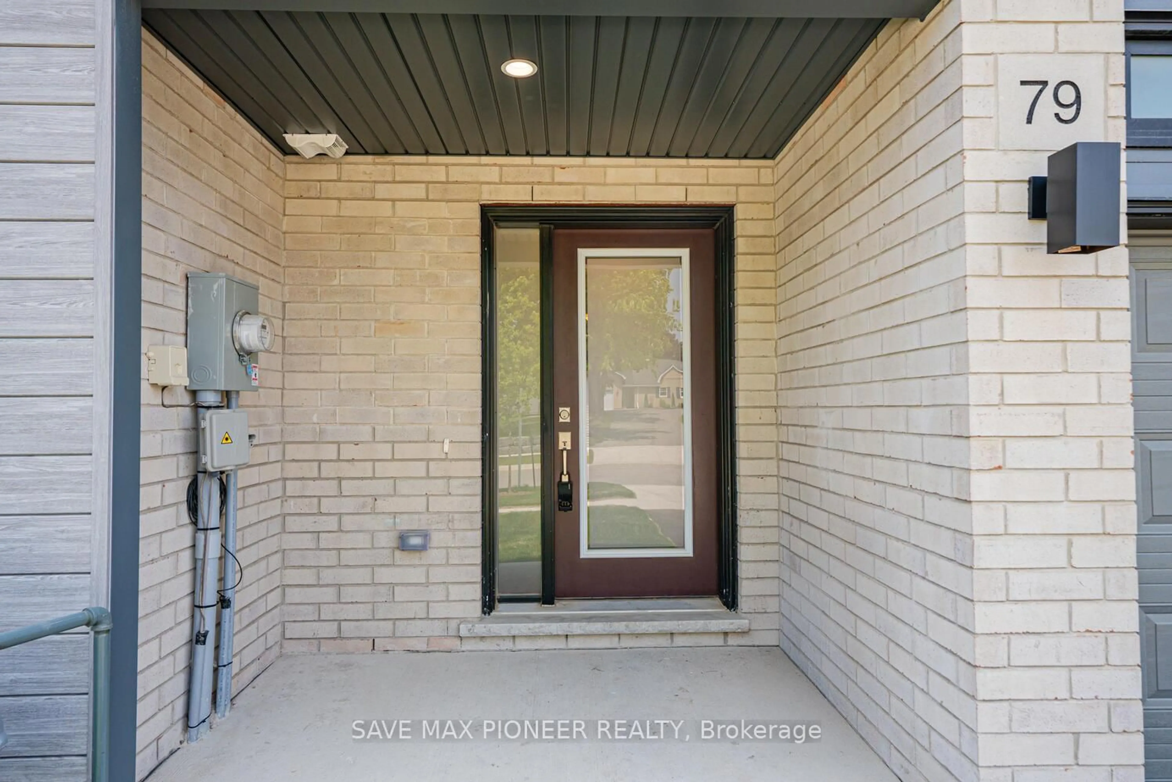 Unknown for 79 Queensbrook Cres, Cambridge Ontario N2B 1L3