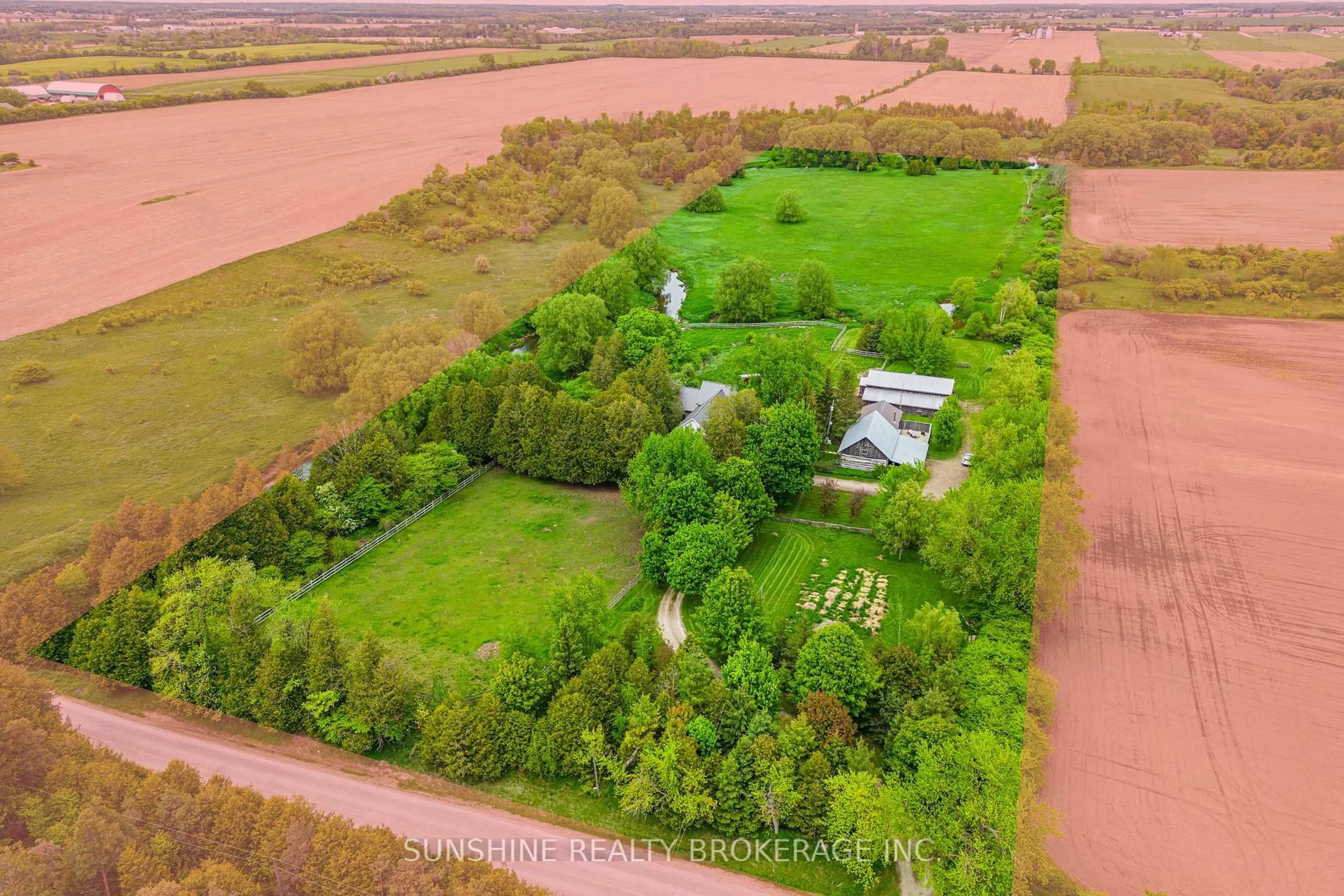 A pic from outside/outdoor area/front of a property/back of a property/a pic from drone, unknown for 7907 Sixteenth Line, Mapleton Ontario N0G 1A0