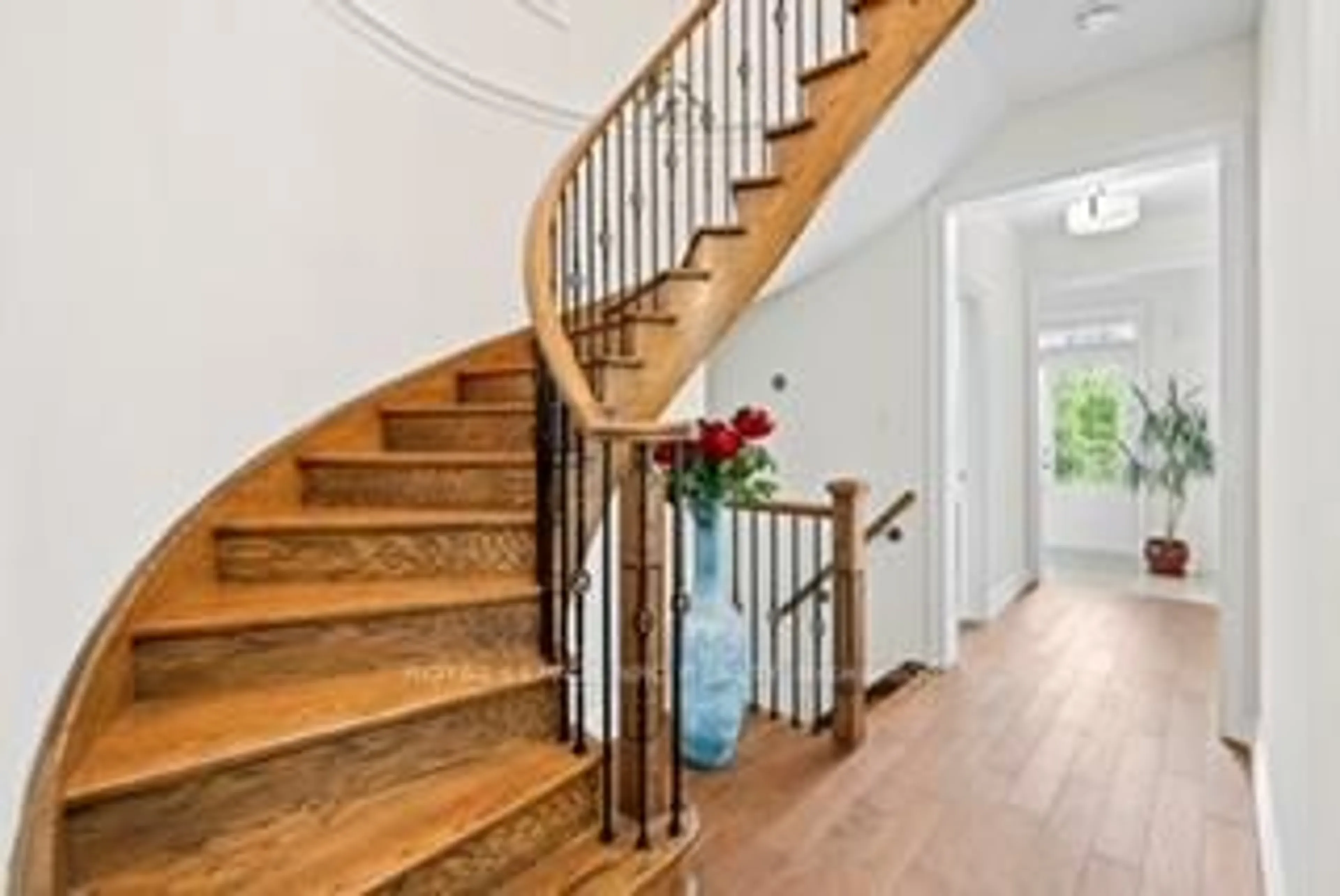 Stairs for 943 Line 9 Rd, Niagara-on-the-Lake Ontario L0S 1J1