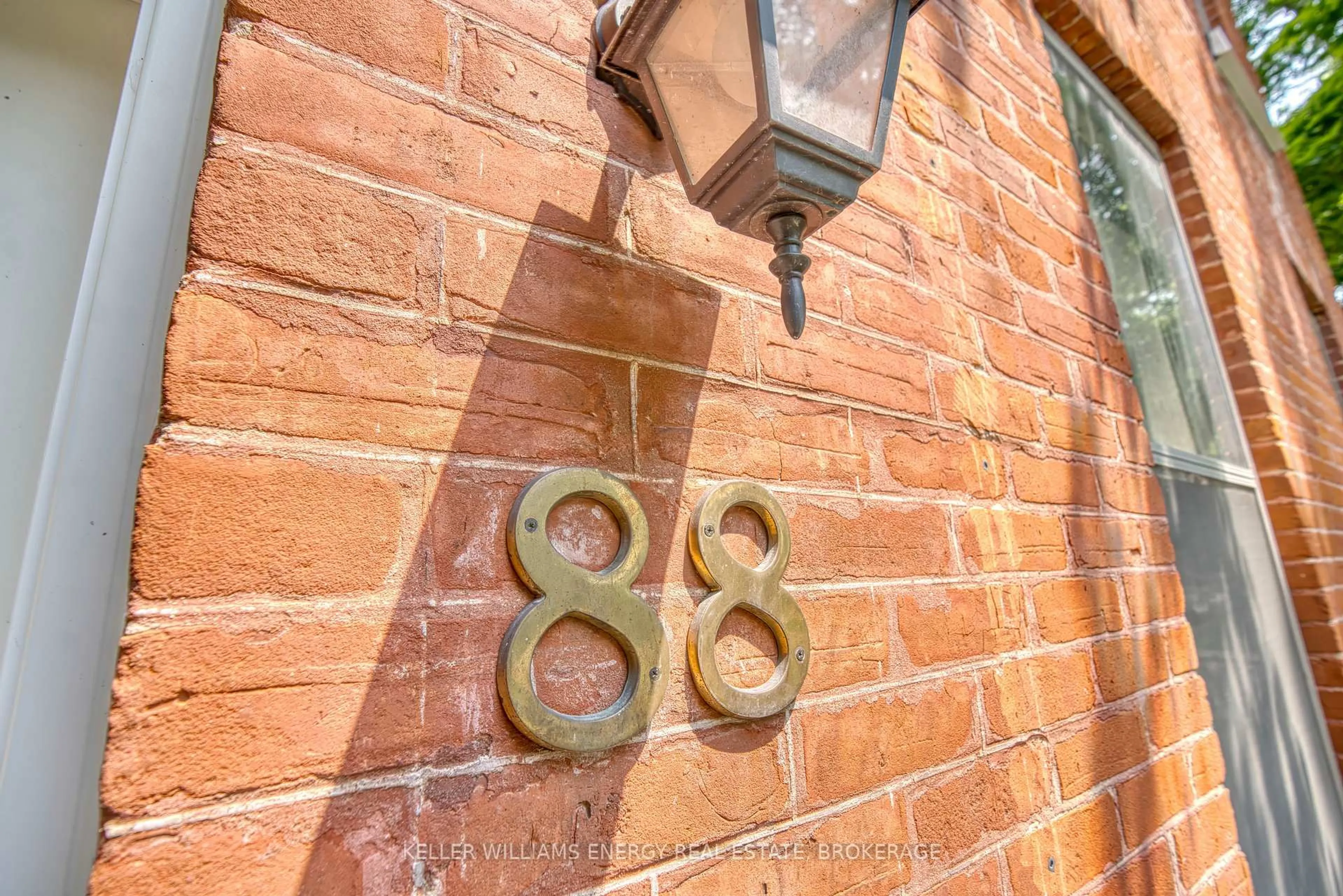 Patio, street for 88 Wellington St, Woodstock Ontario N4S 6R1