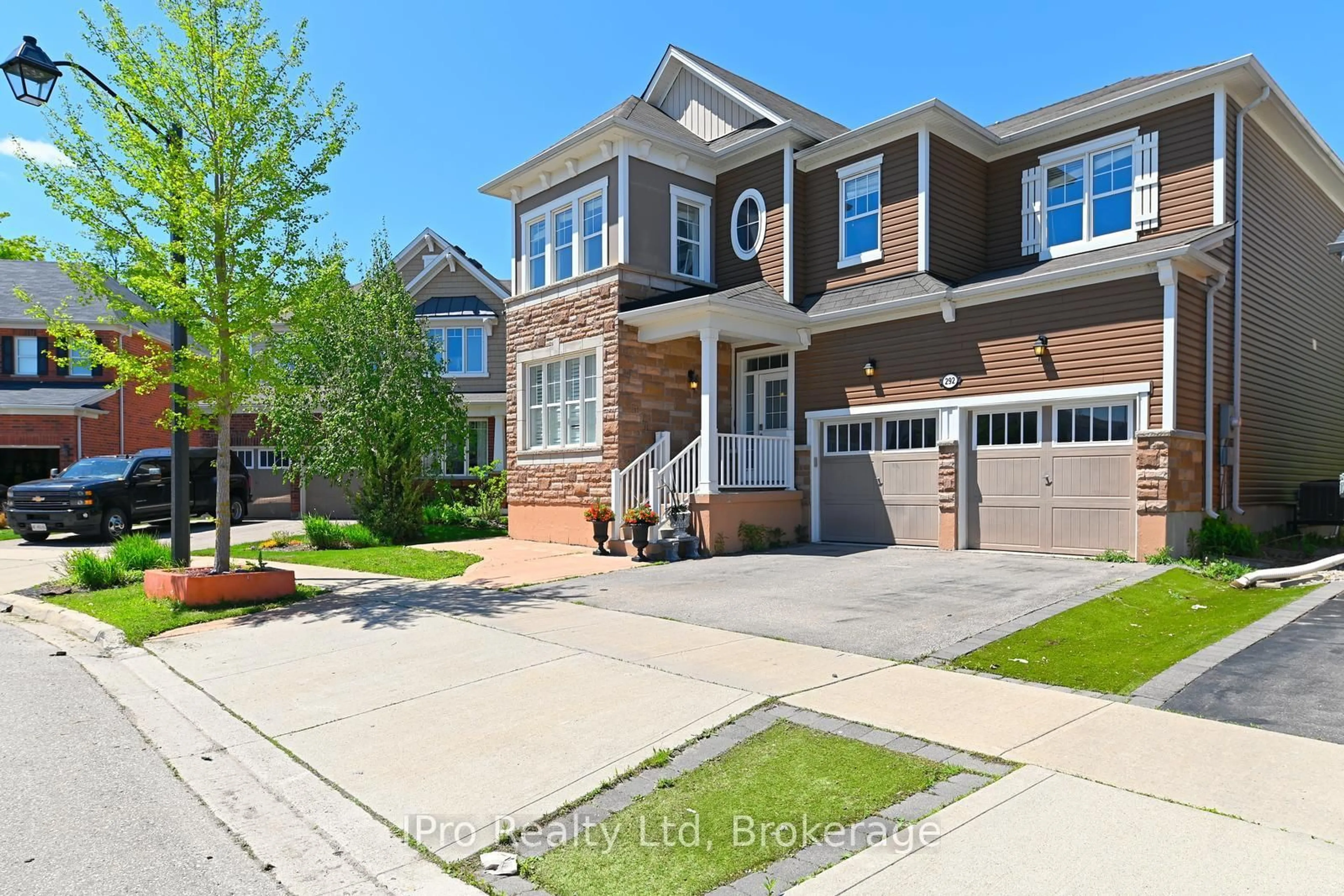 Home with brick exterior material, street for 292 Falling Green Cres, Kitchener Ontario N2R 0E9