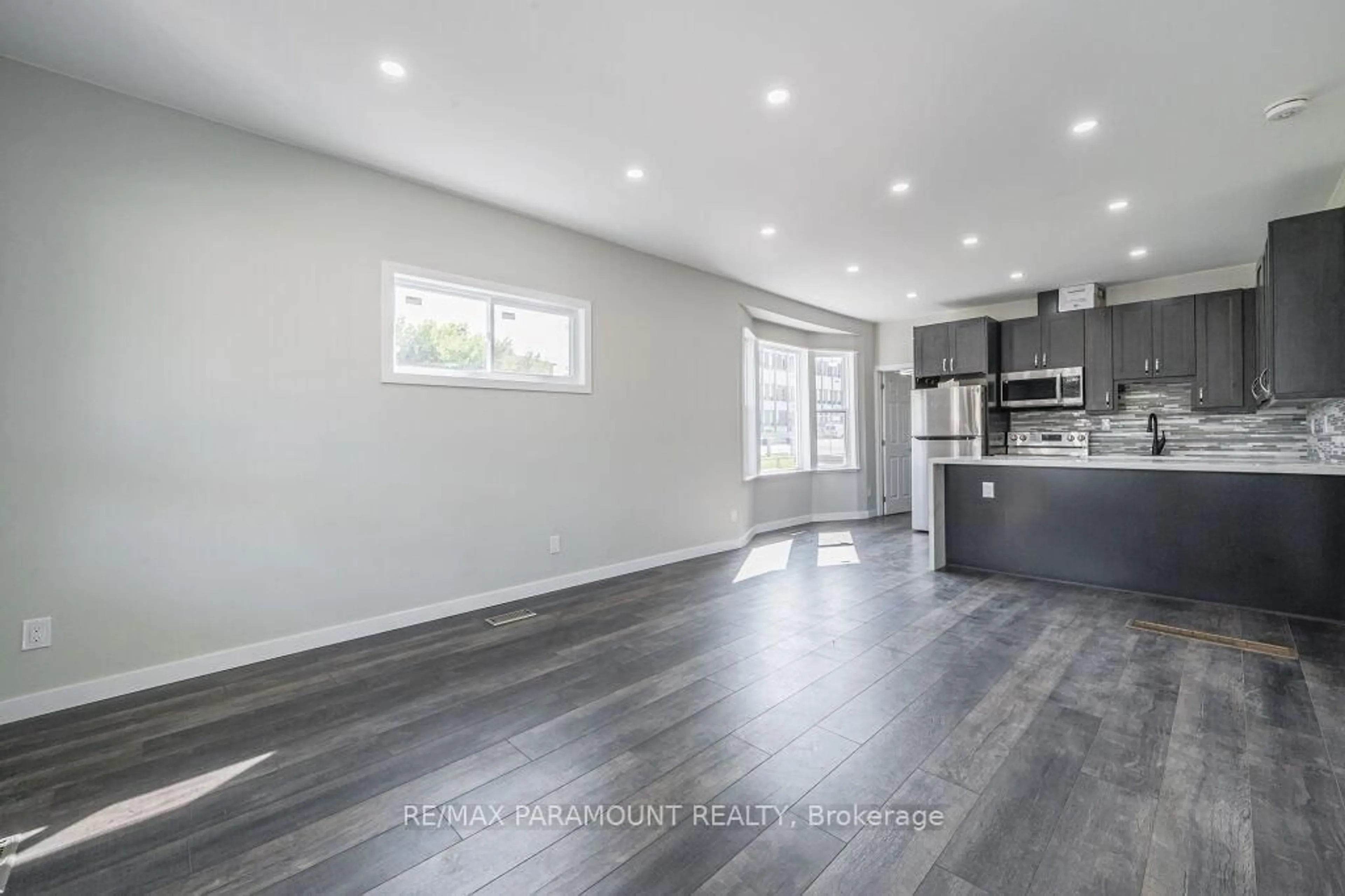 Open concept kitchen, unknown for 103 Peter St, Kitchener Ontario N2G 3K1