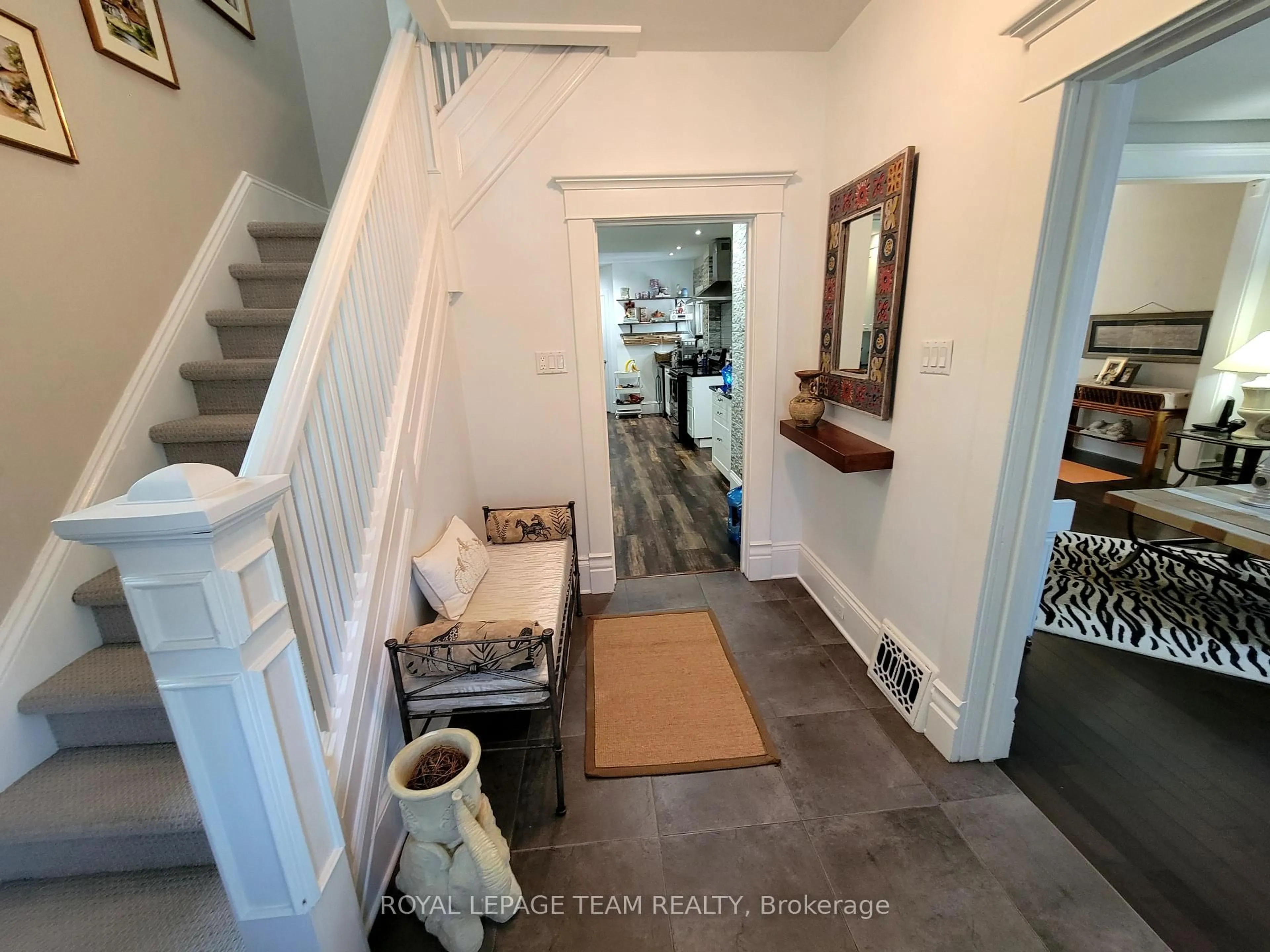 Indoor entryway for 16 Peter St, North Glengarry Ontario K0C 1T0