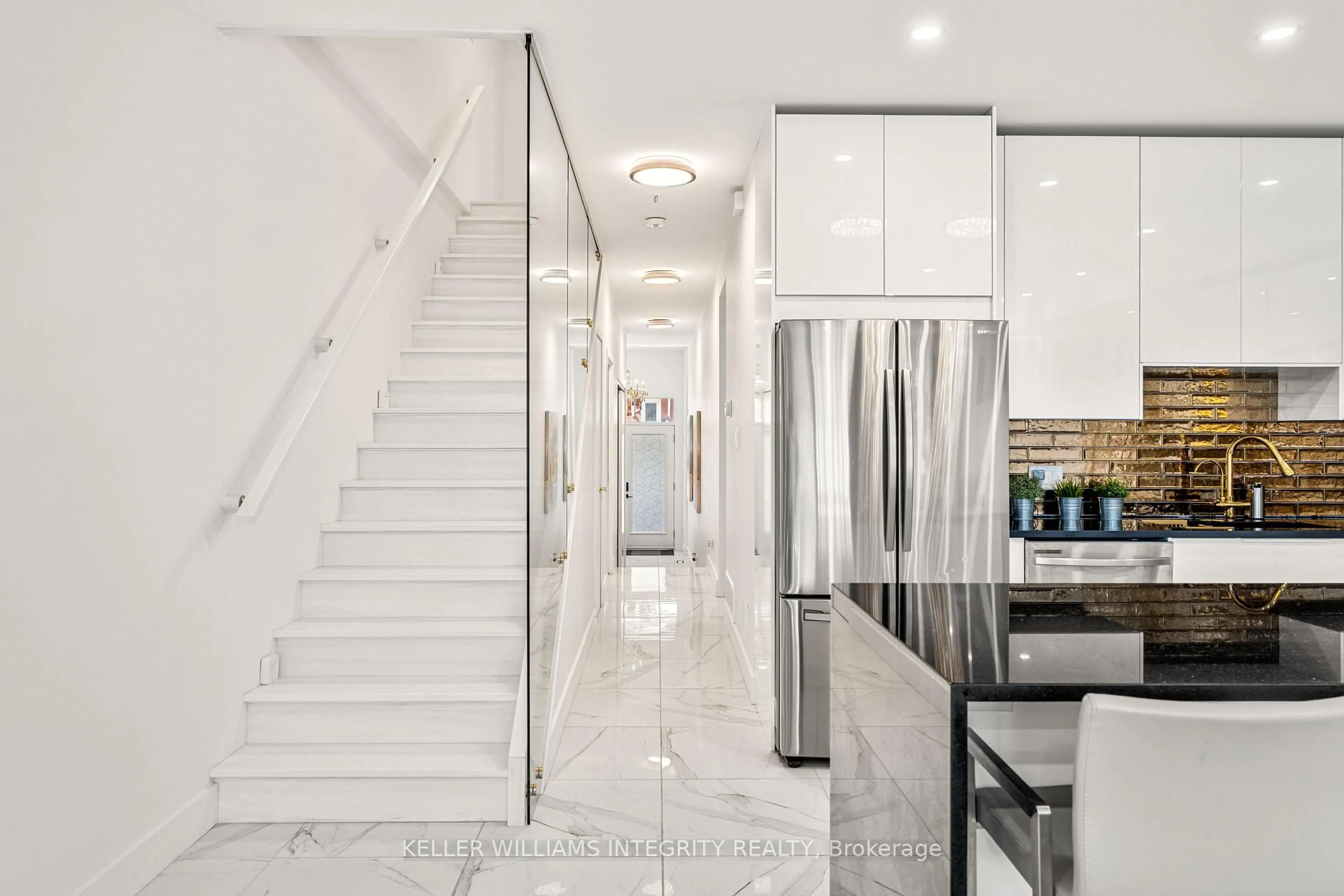 Contemporary kitchen, ceramic/tile floor for 266 CURRELL Ave, Ottawa Ontario K1Z 7J6