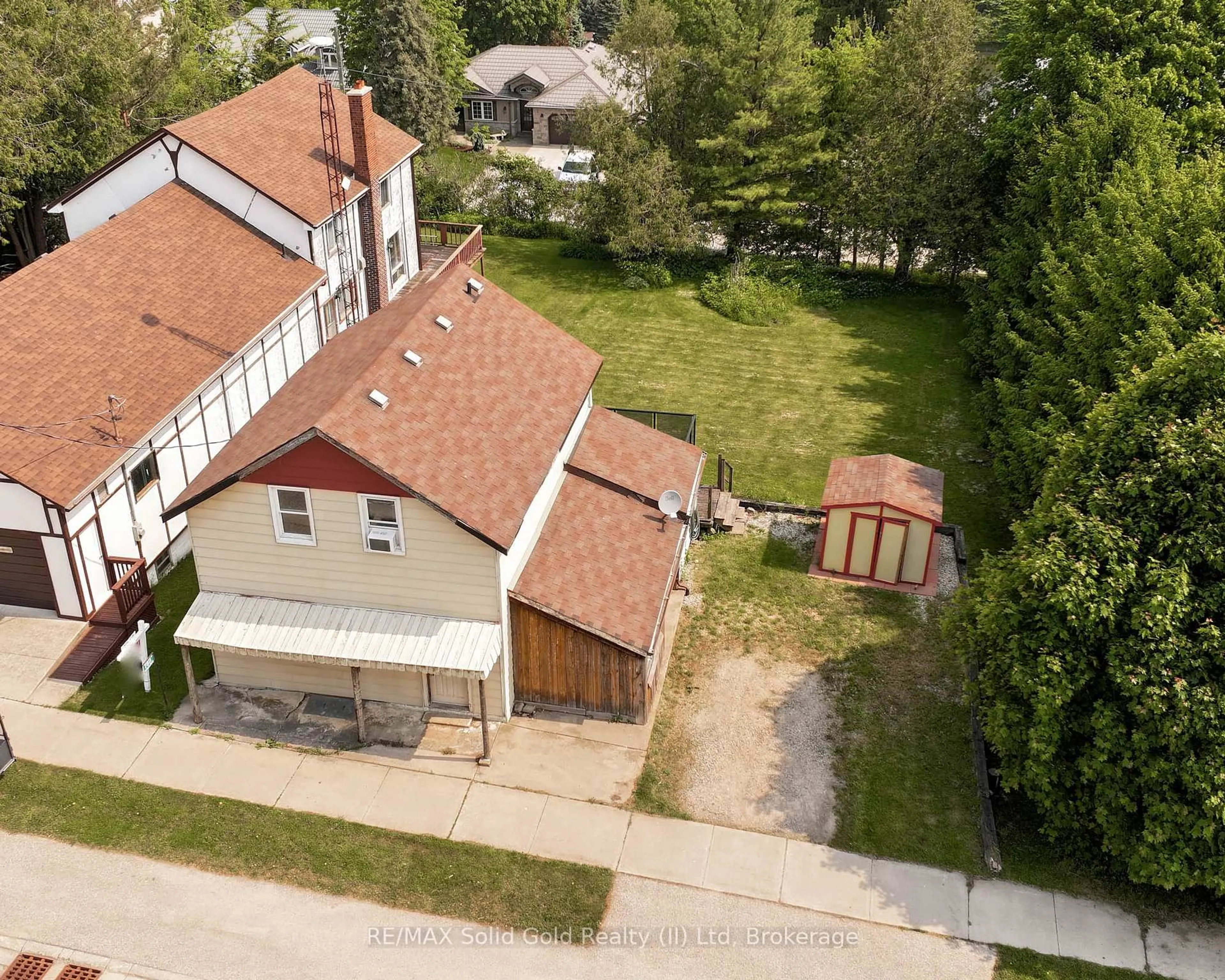 A pic from outside/outdoor area/front of a property/back of a property/a pic from drone, street for 7811 Wellington 45 Rd, Mapleton Ontario N0B 2S0