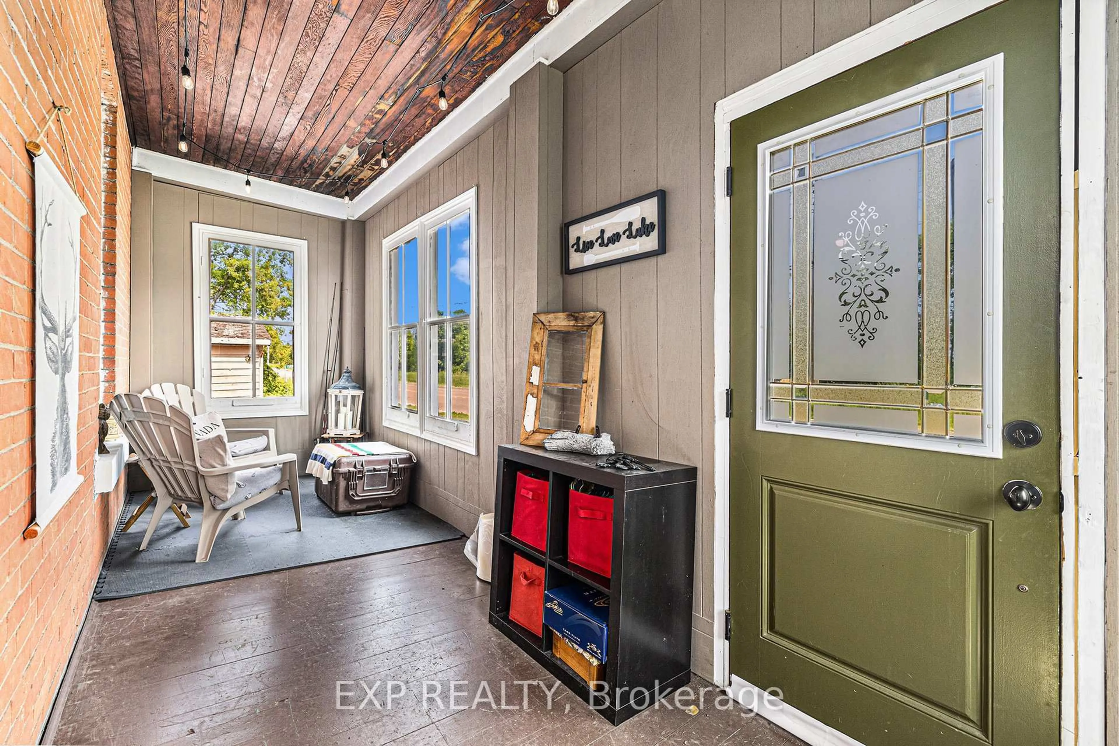 Indoor entryway for 1589 River Rd, Braeside Ontario K0A 1G0