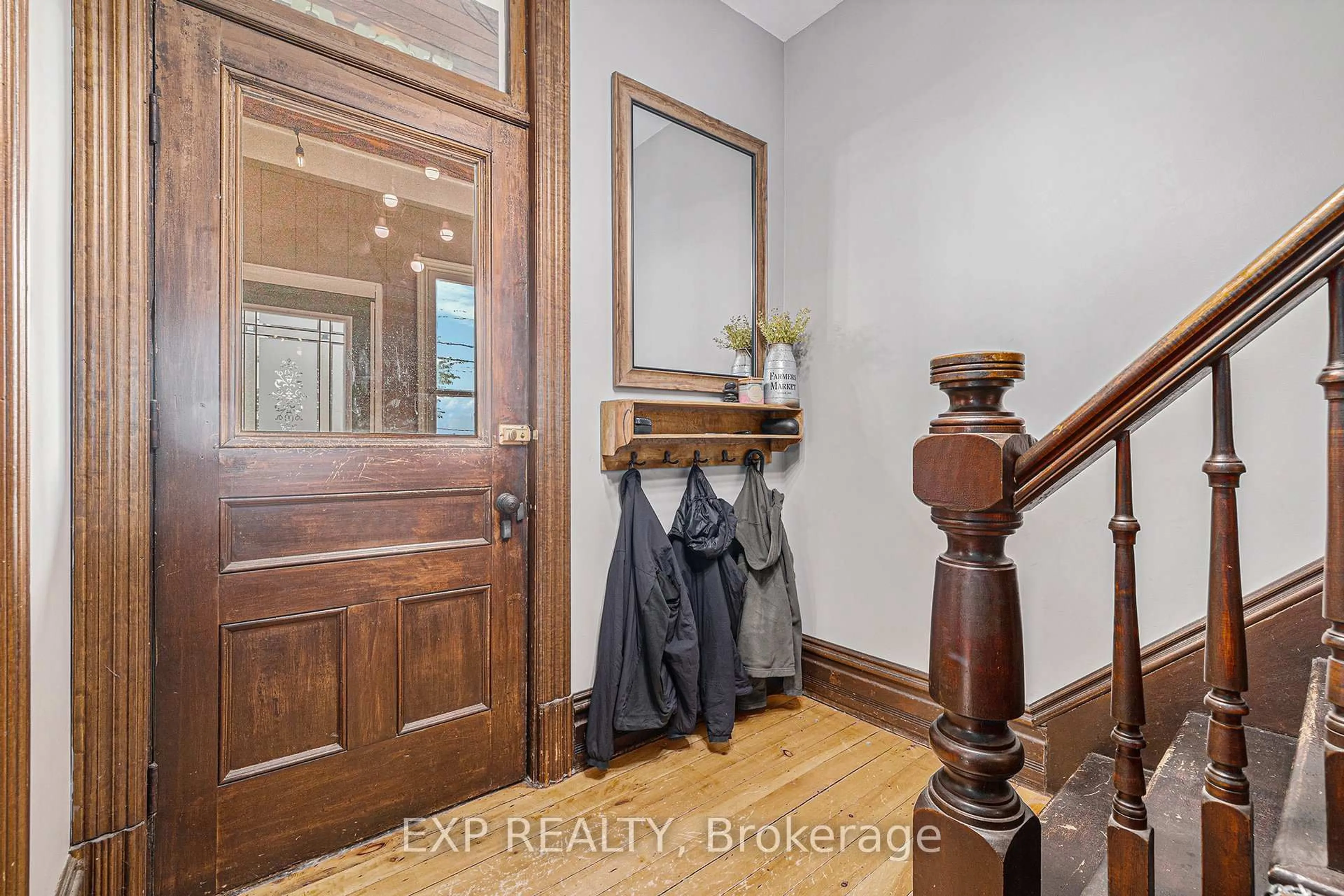Indoor entryway for 1589 River Rd, Braeside Ontario K0A 1G0