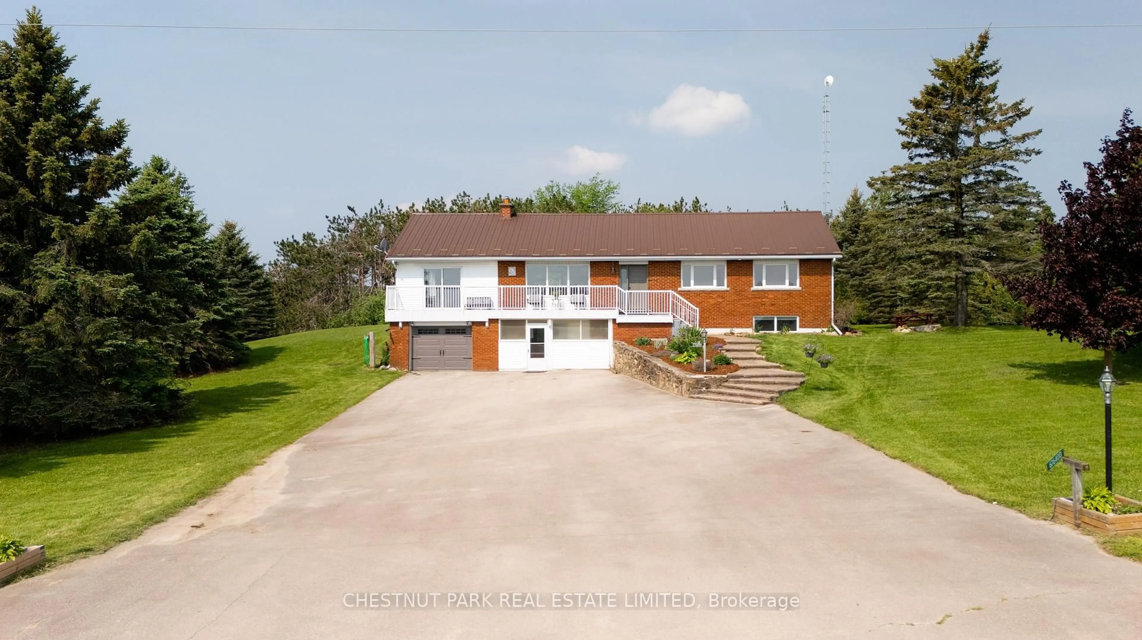 A pic from outside/outdoor area/front of a property/back of a property/a pic from drone, building for 676400 Centre Rd, Mulmur Ontario L9V 0E1
